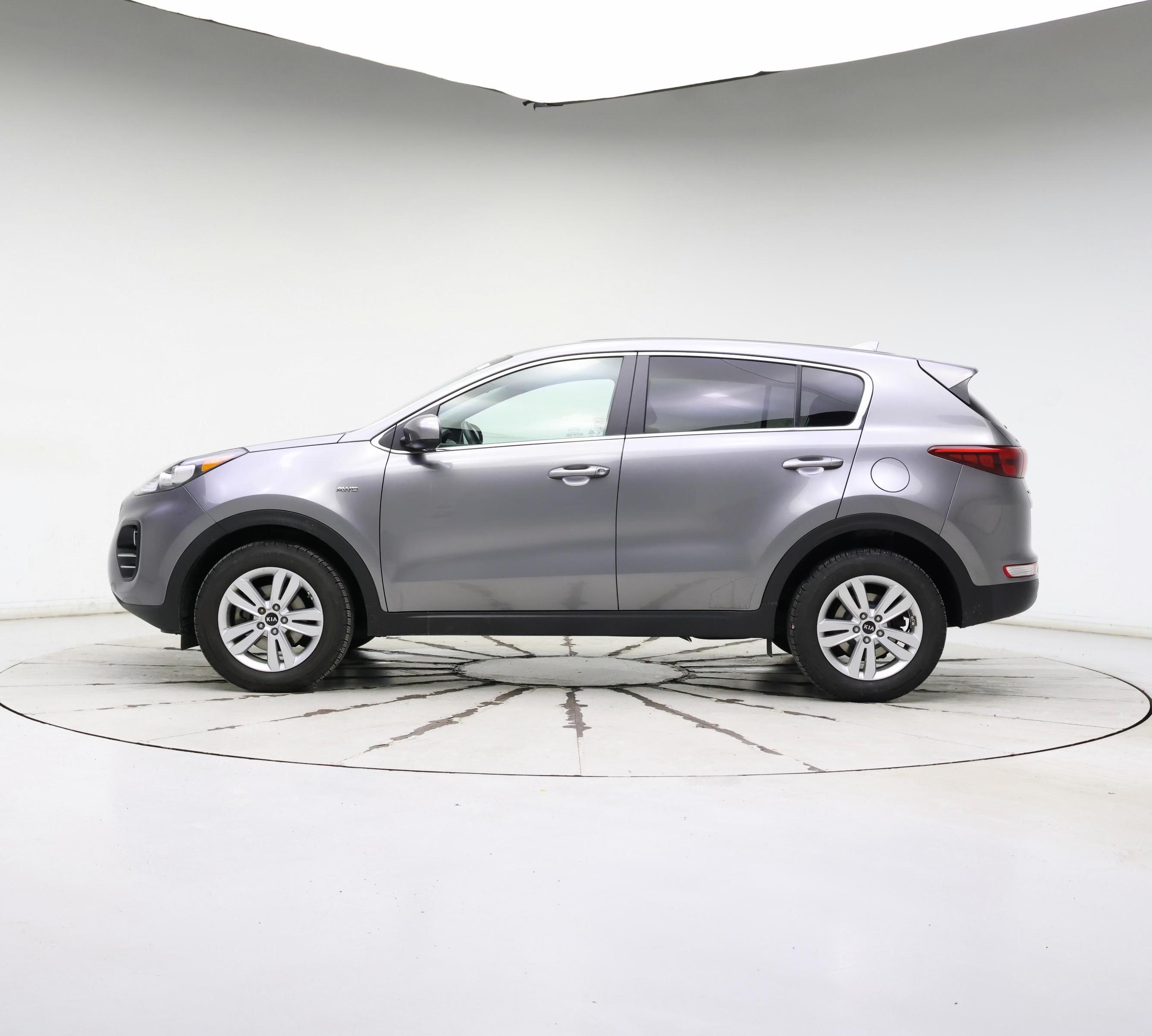 Thumbnail: 2017 Kia Sportage - 3