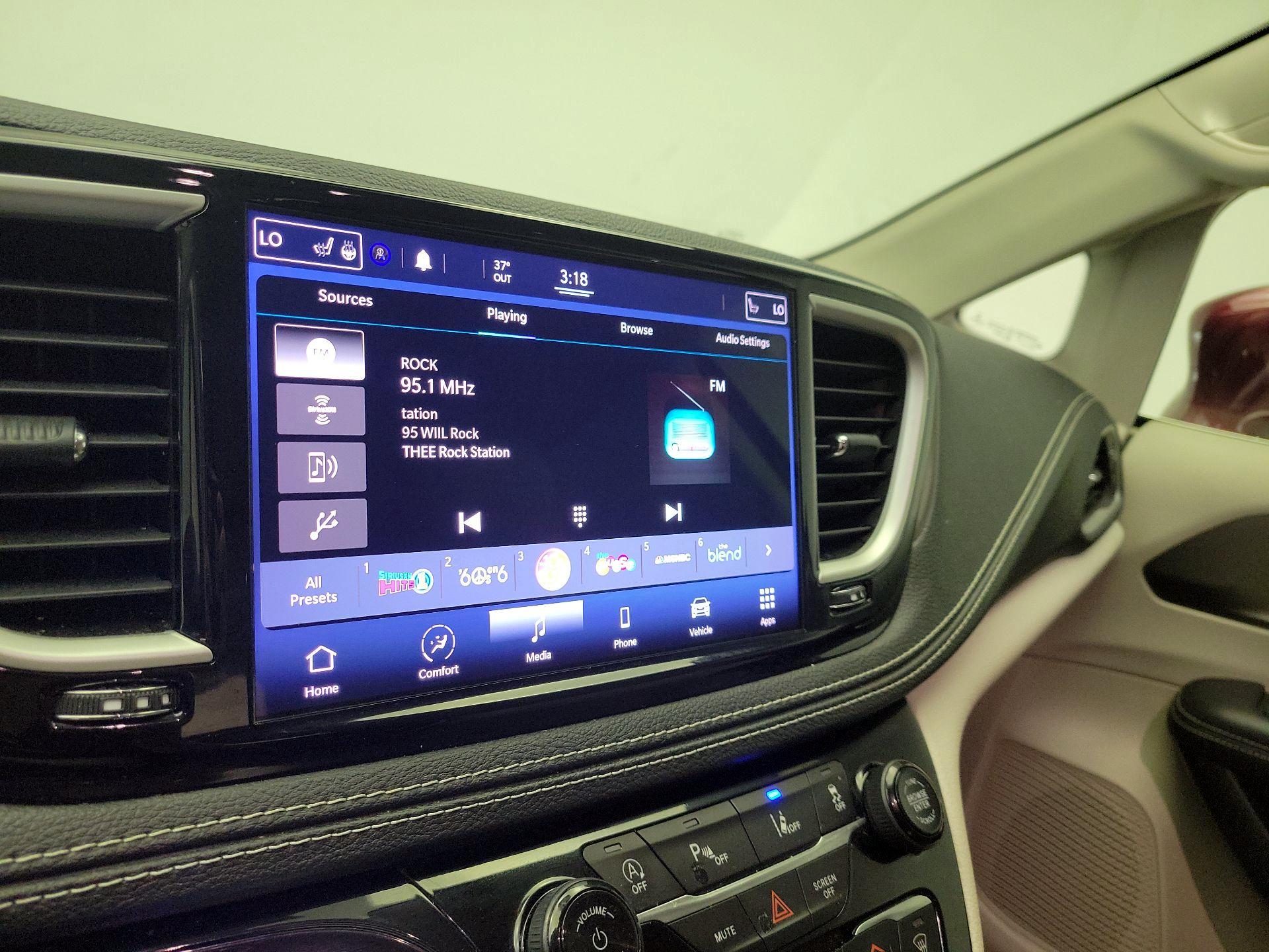 Thumbnail: 2021 Chrysler Pacifica - 15