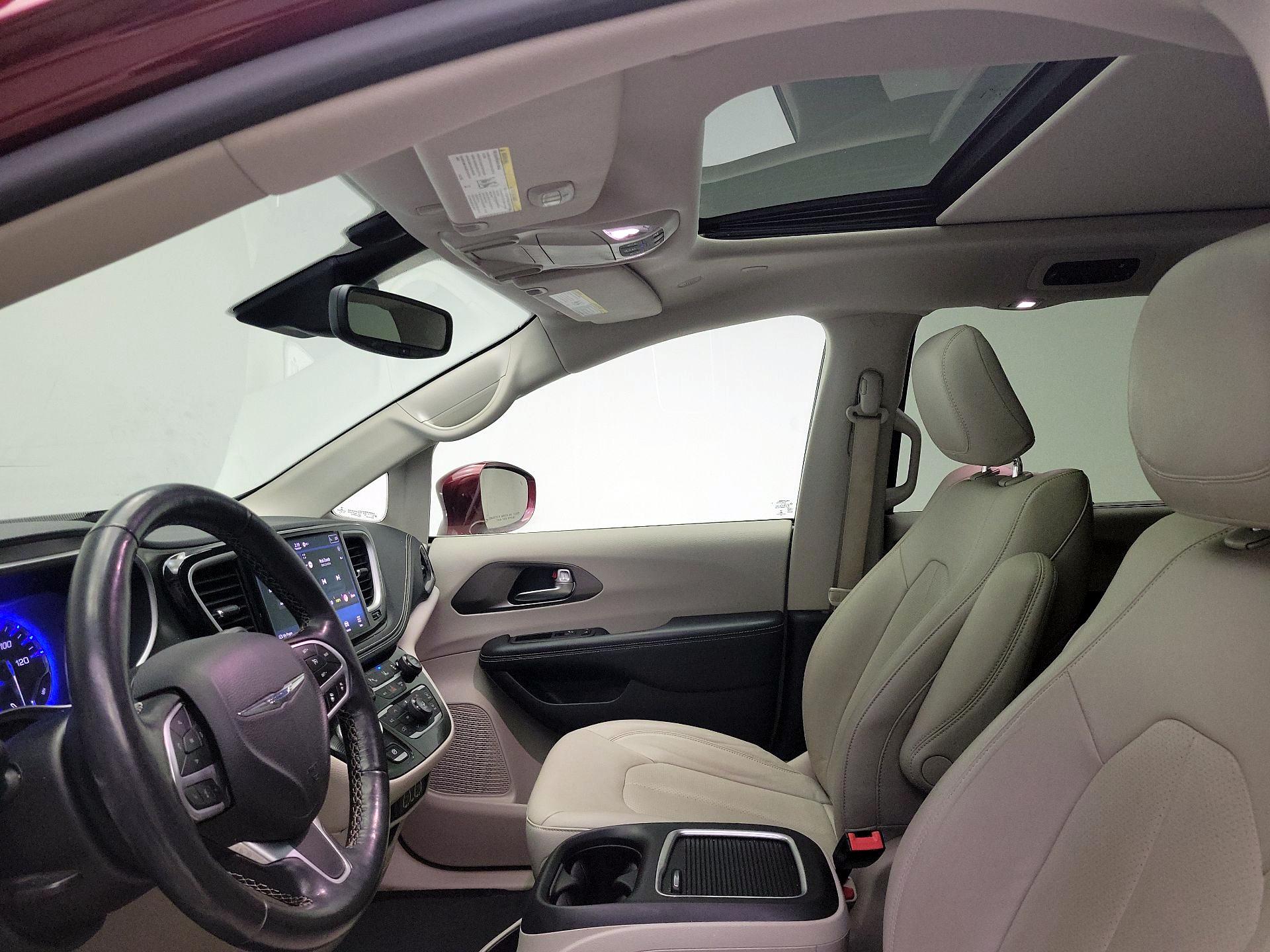 Thumbnail: 2021 Chrysler Pacifica - 19