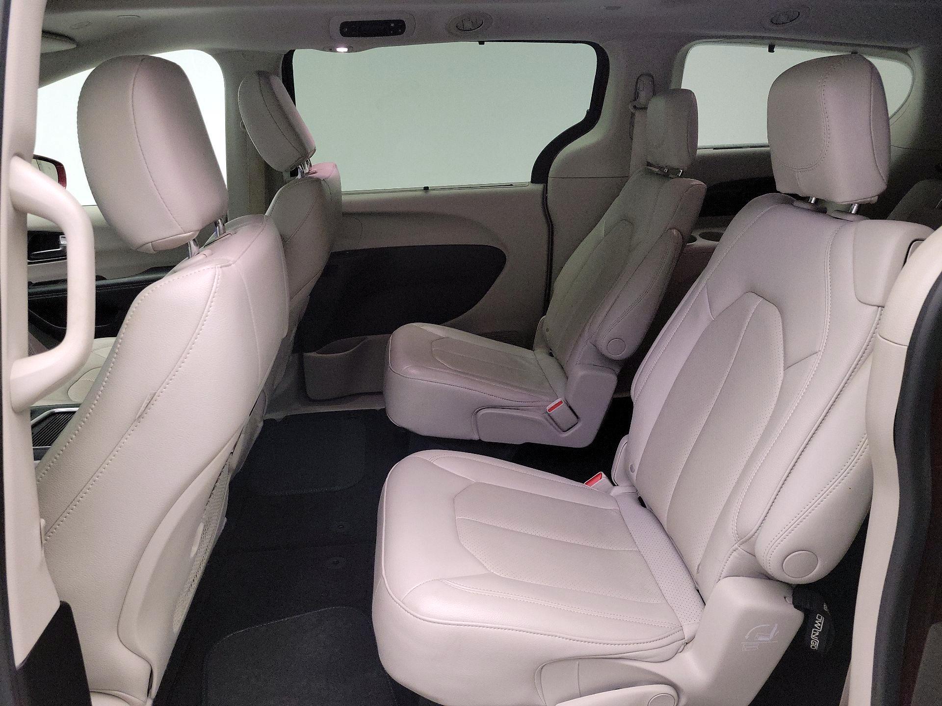 Thumbnail: 2021 Chrysler Pacifica - 20