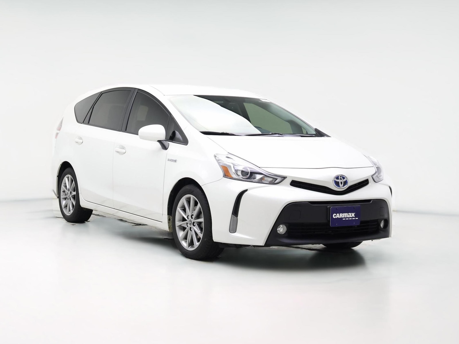 2015 Toyota Prius v Five