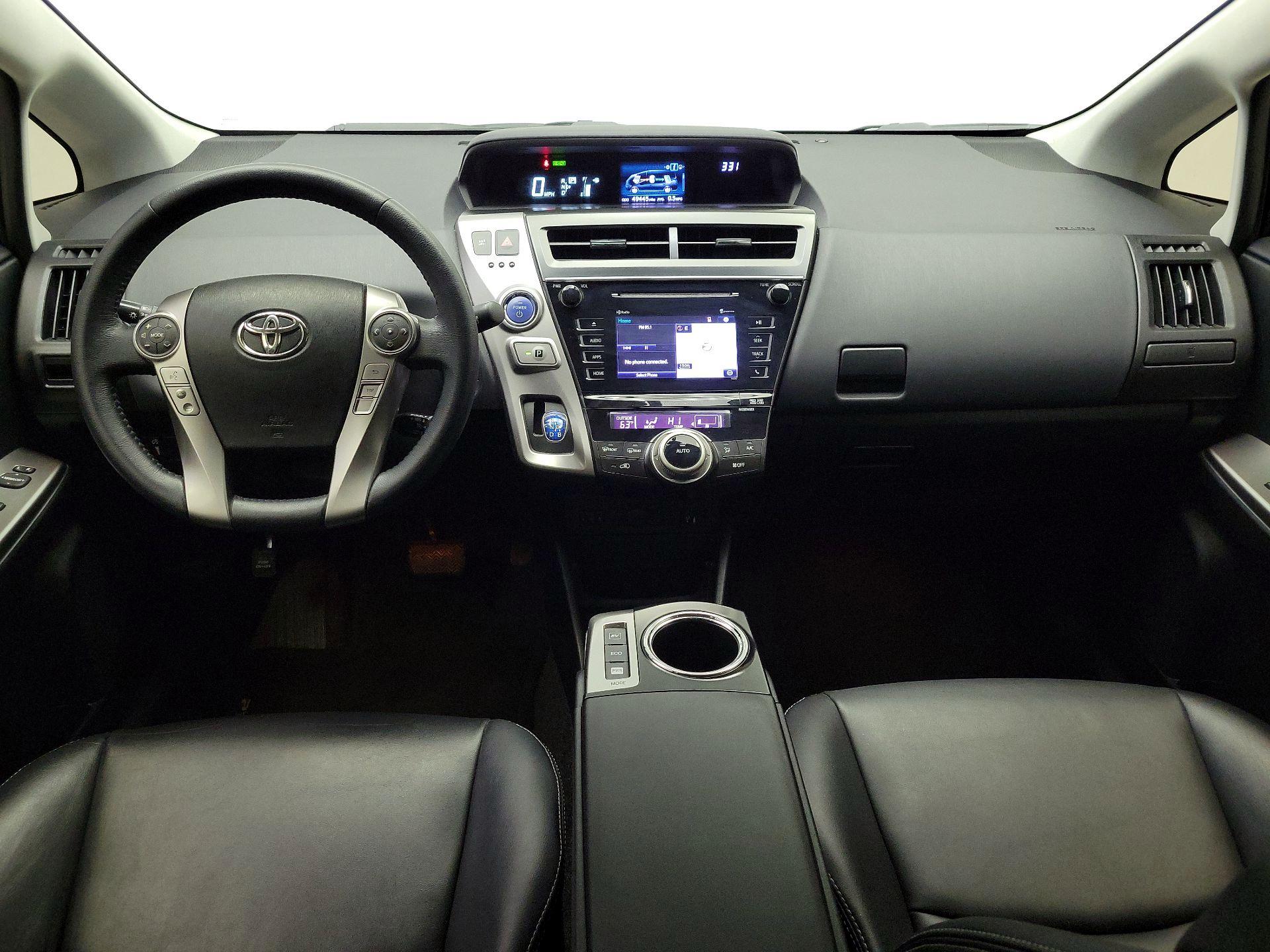 Thumbnail: 2015 Toyota Prius v - 9