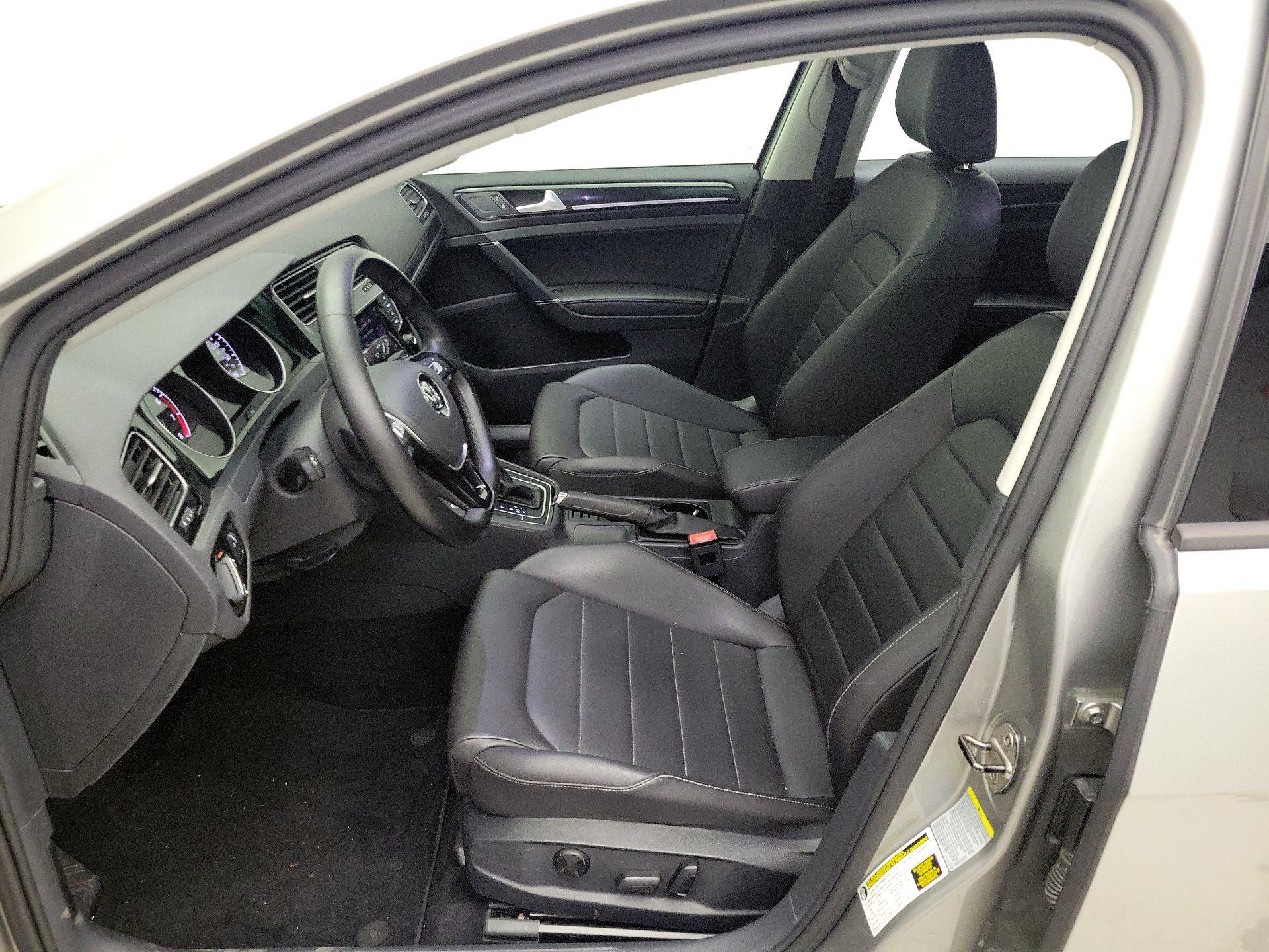 Thumbnail: 2015 Volkswagen Golf - 11