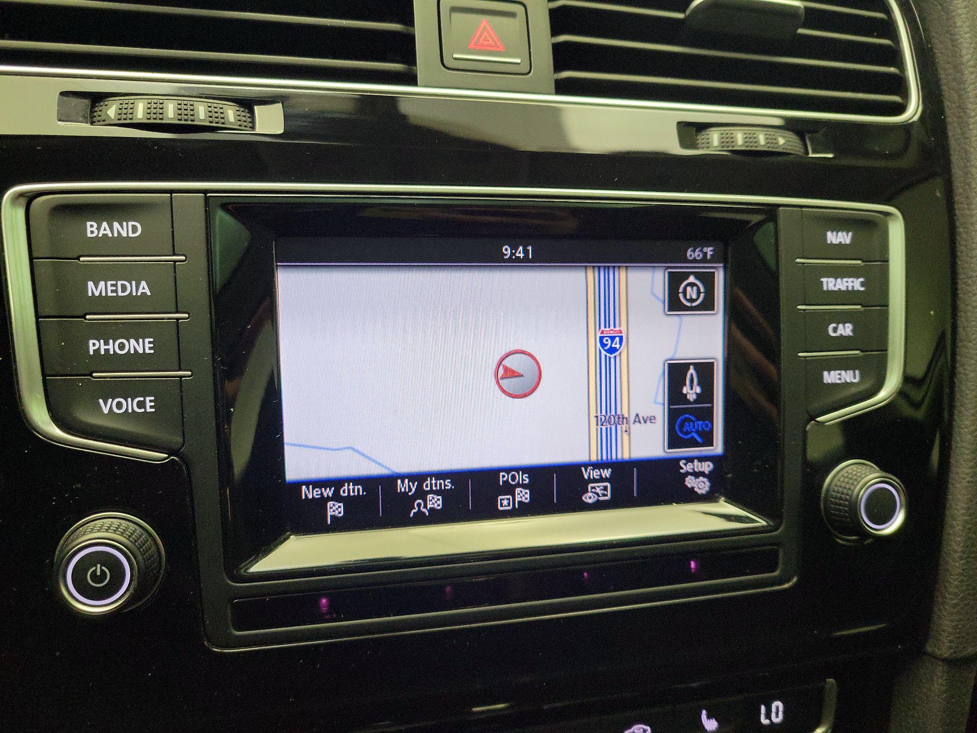 Thumbnail: 2015 Volkswagen Golf - 14