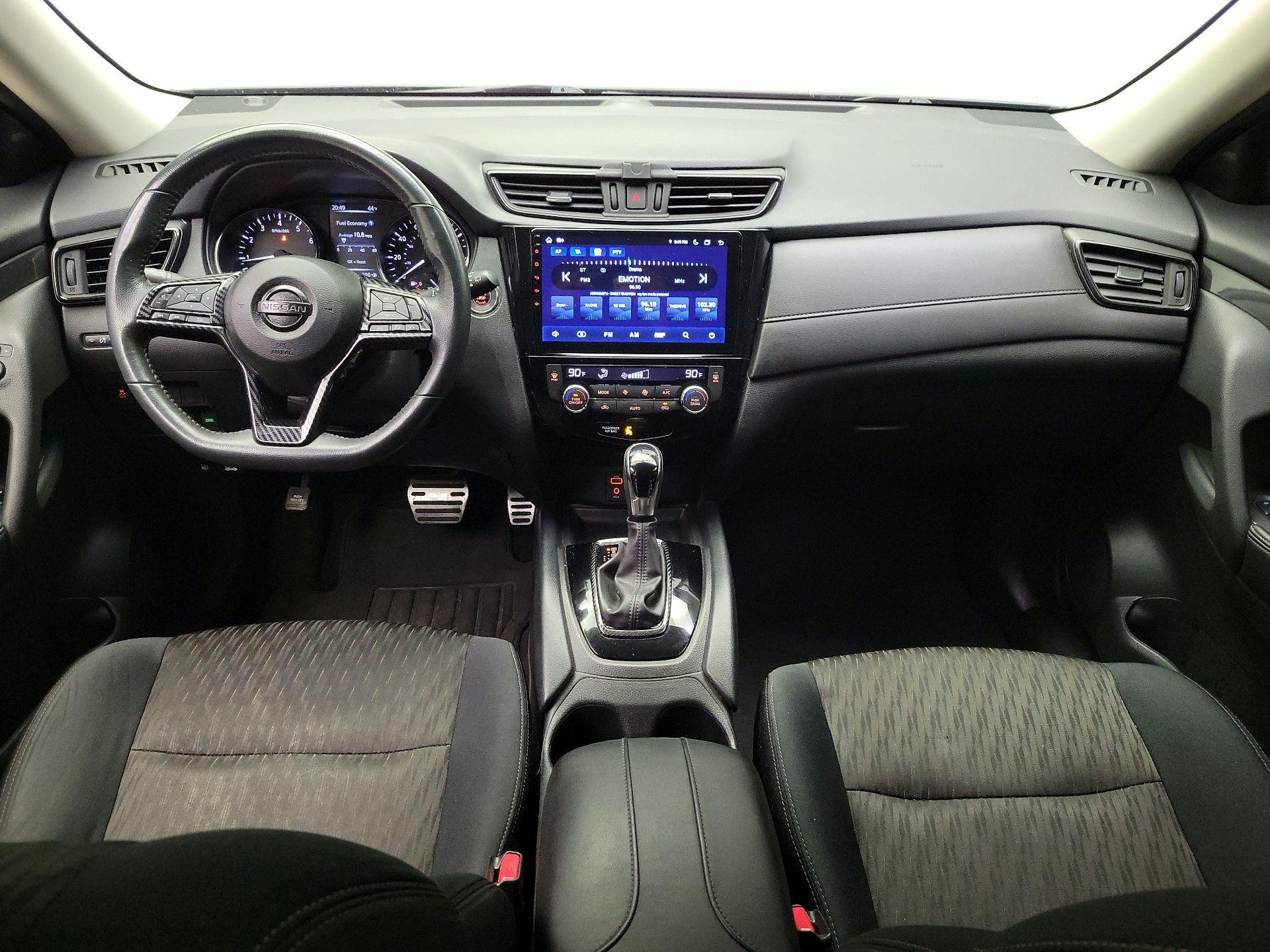 Thumbnail: 2017 Nissan Rogue - 9