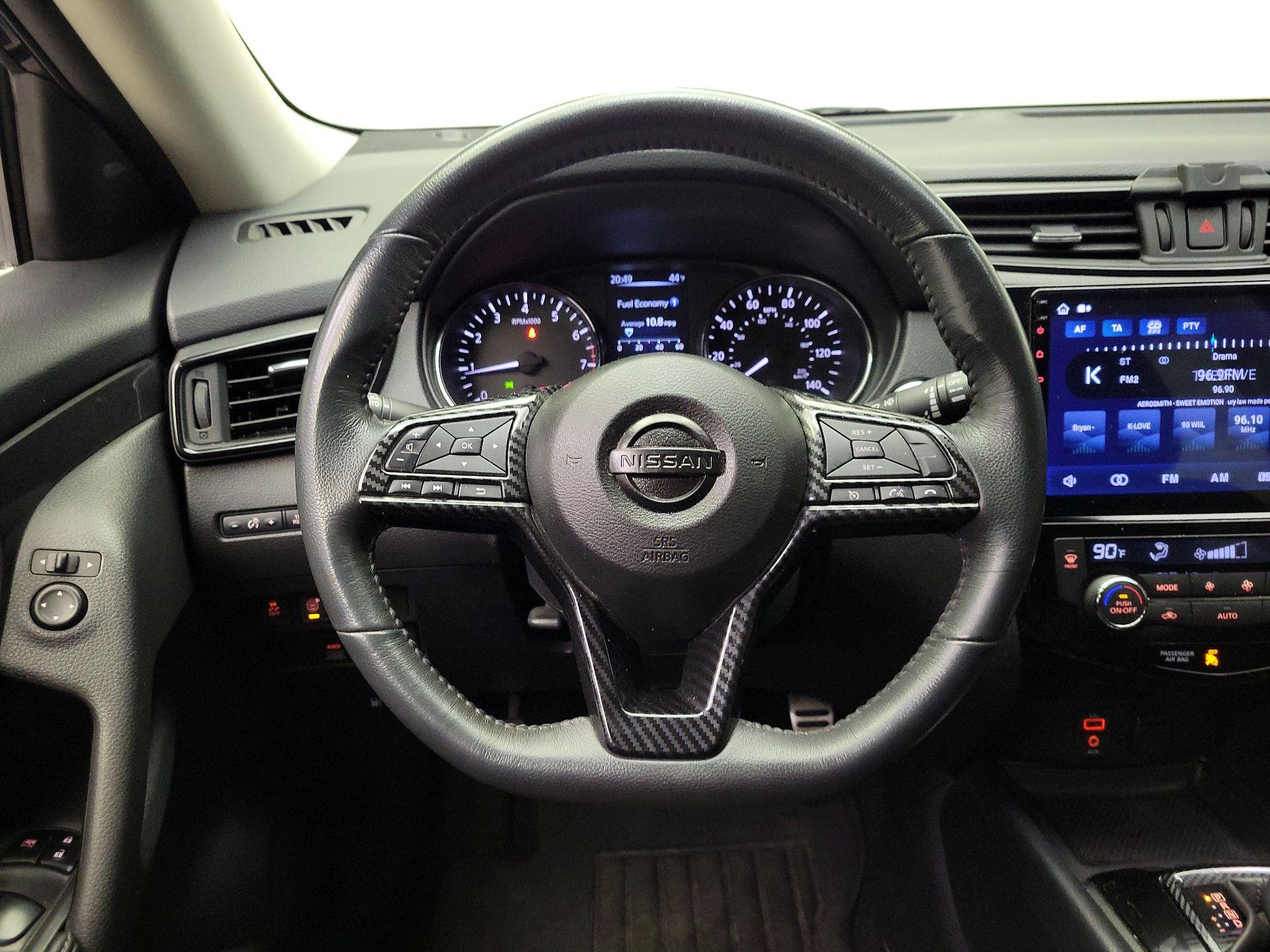 Thumbnail: 2017 Nissan Rogue - 10