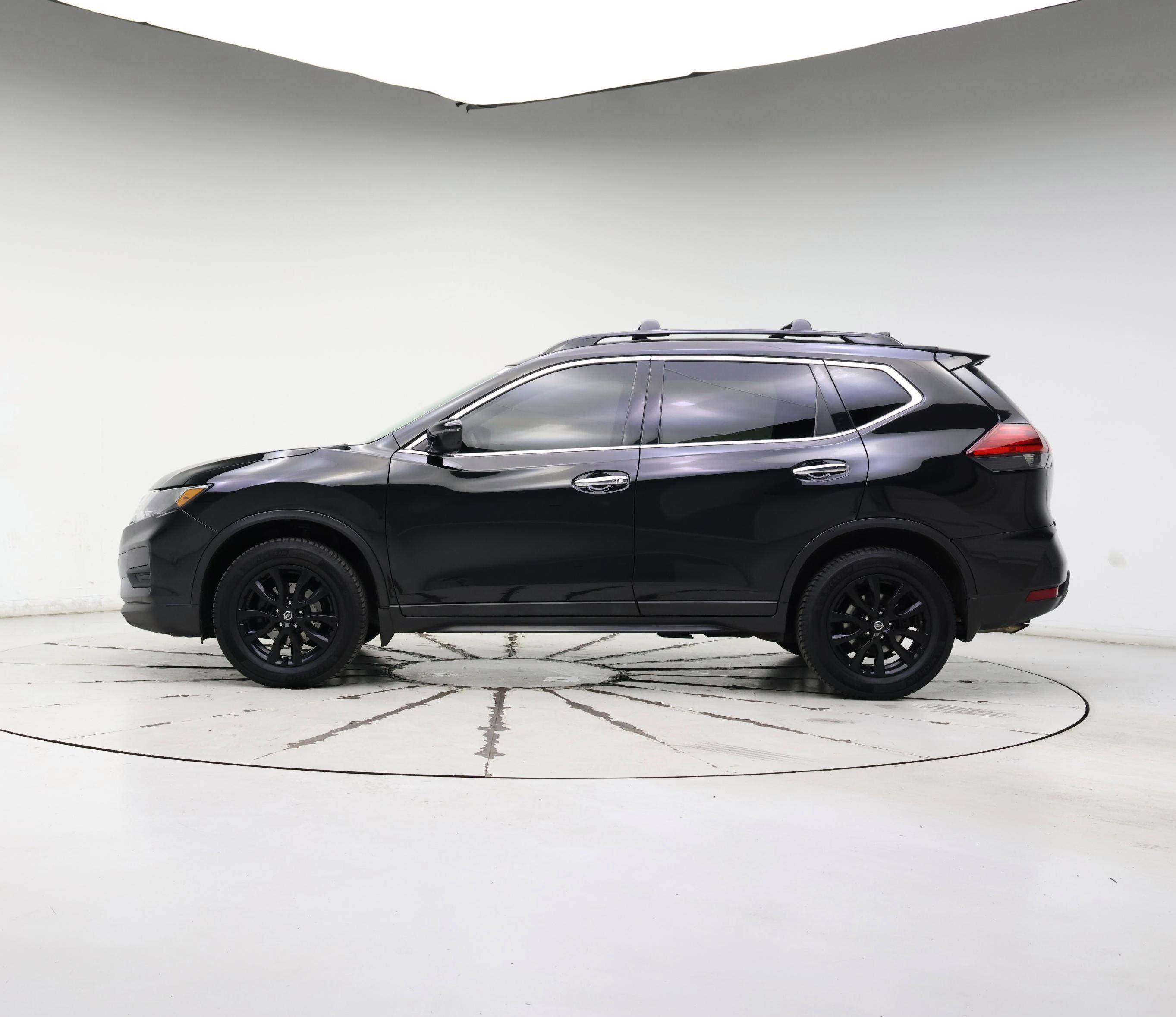 Thumbnail: 2017 Nissan Rogue - 3