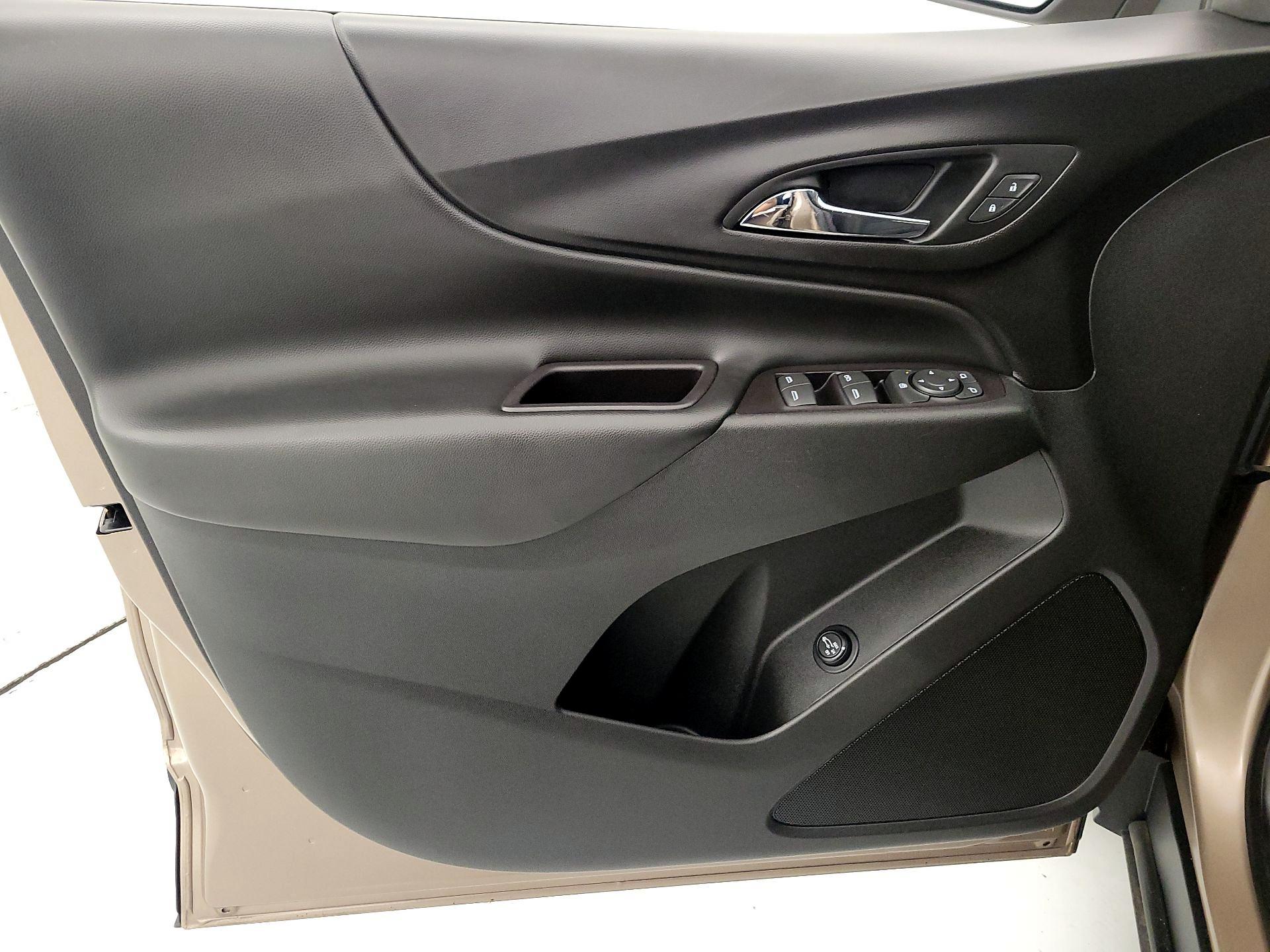 Thumbnail: 2018 Chevrolet Equinox - 12