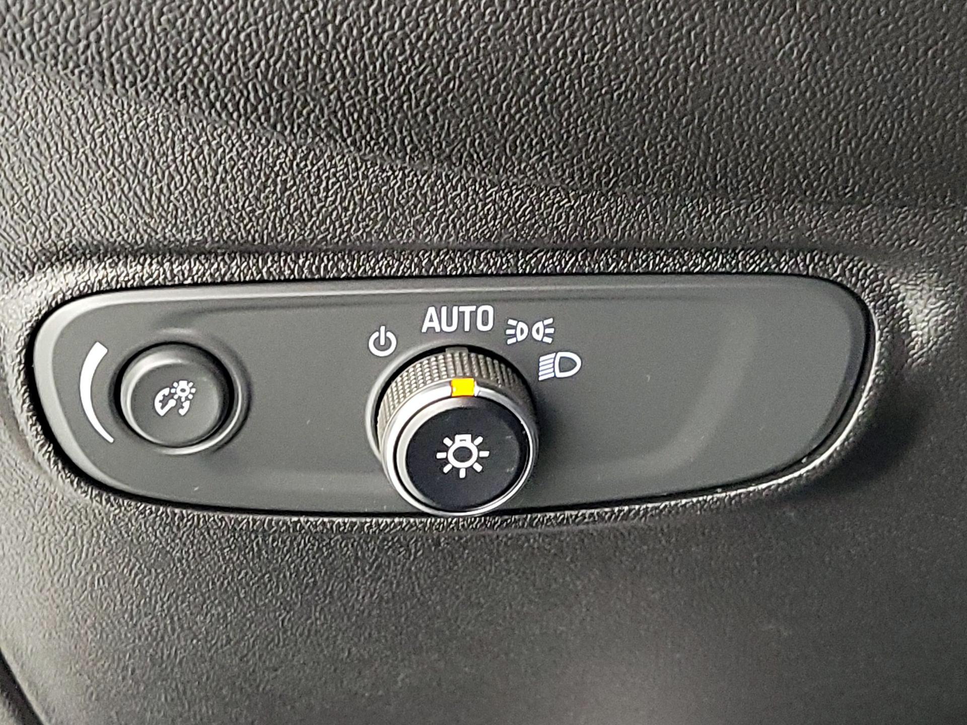 Thumbnail: 2018 Chevrolet Equinox - 13