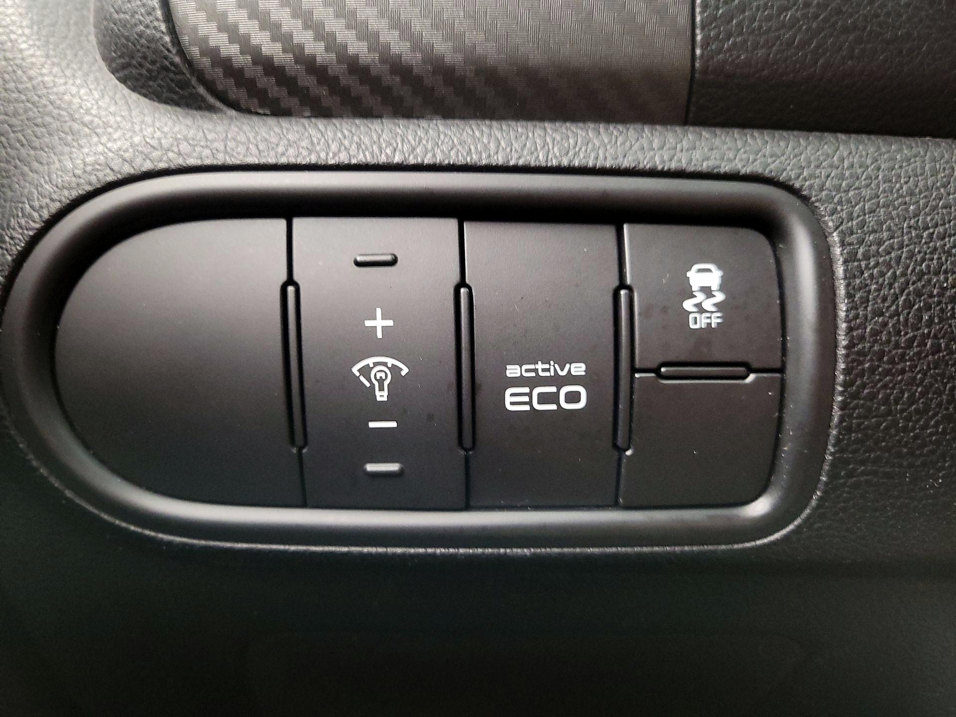 Thumbnail: 2014 Kia Forte - 13