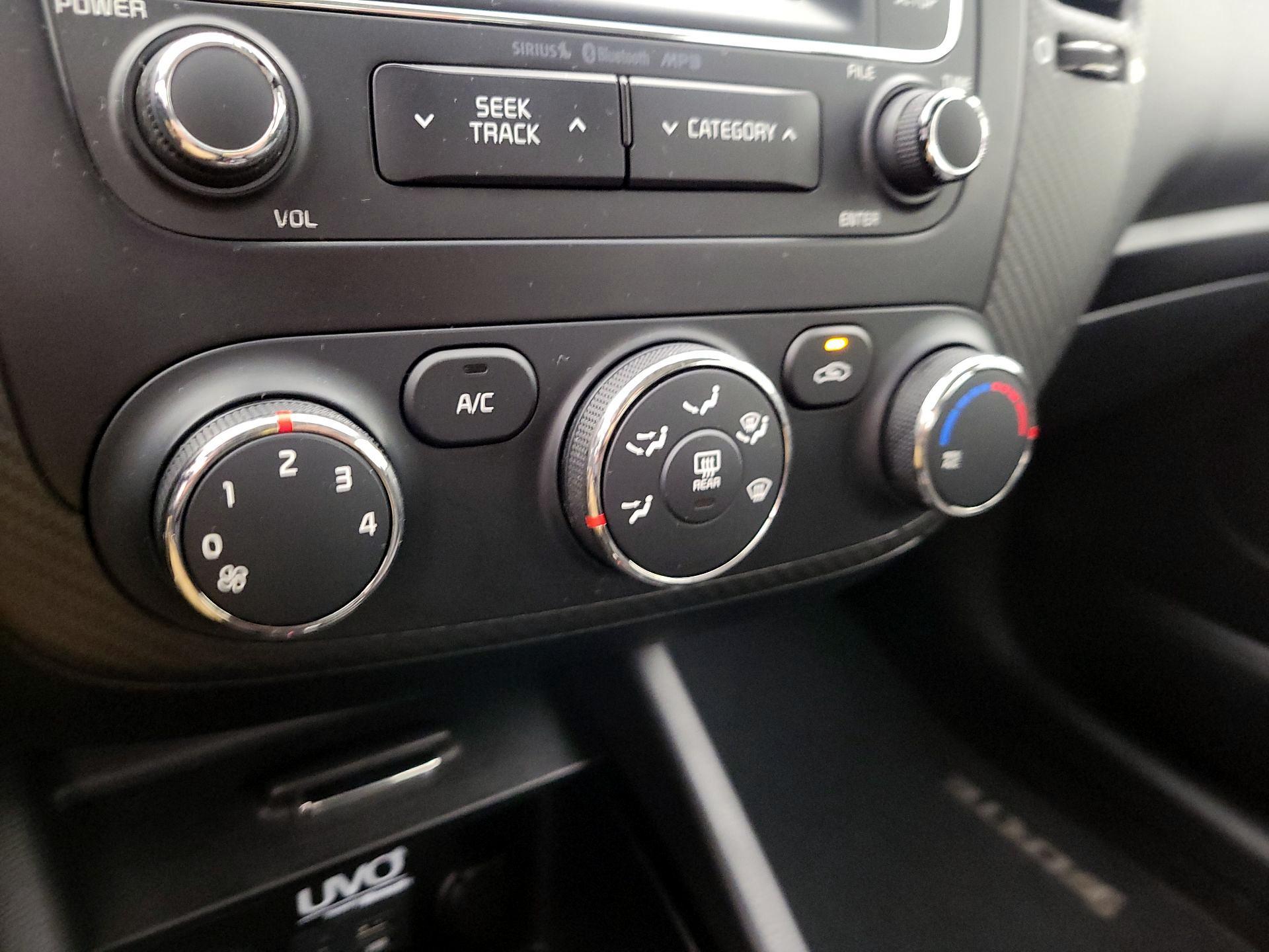 Thumbnail: 2014 Kia Forte - 16