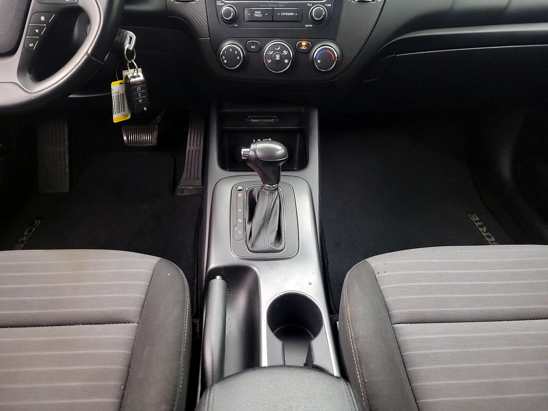 Thumbnail: 2014 Kia Forte - 17