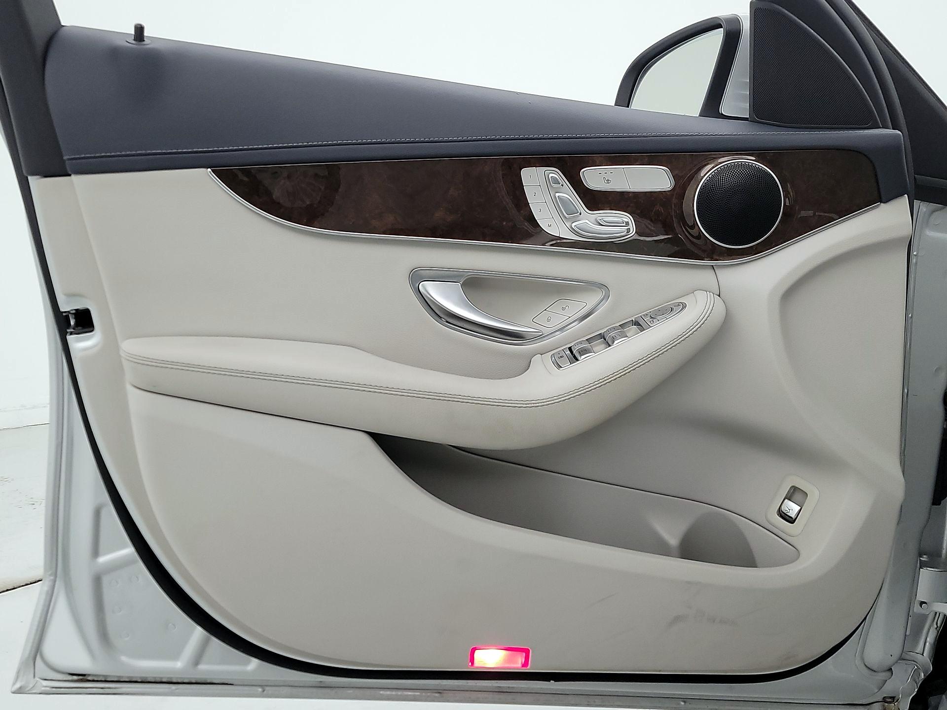 Thumbnail: 2017 Mercedes-Benz C-Class - 12