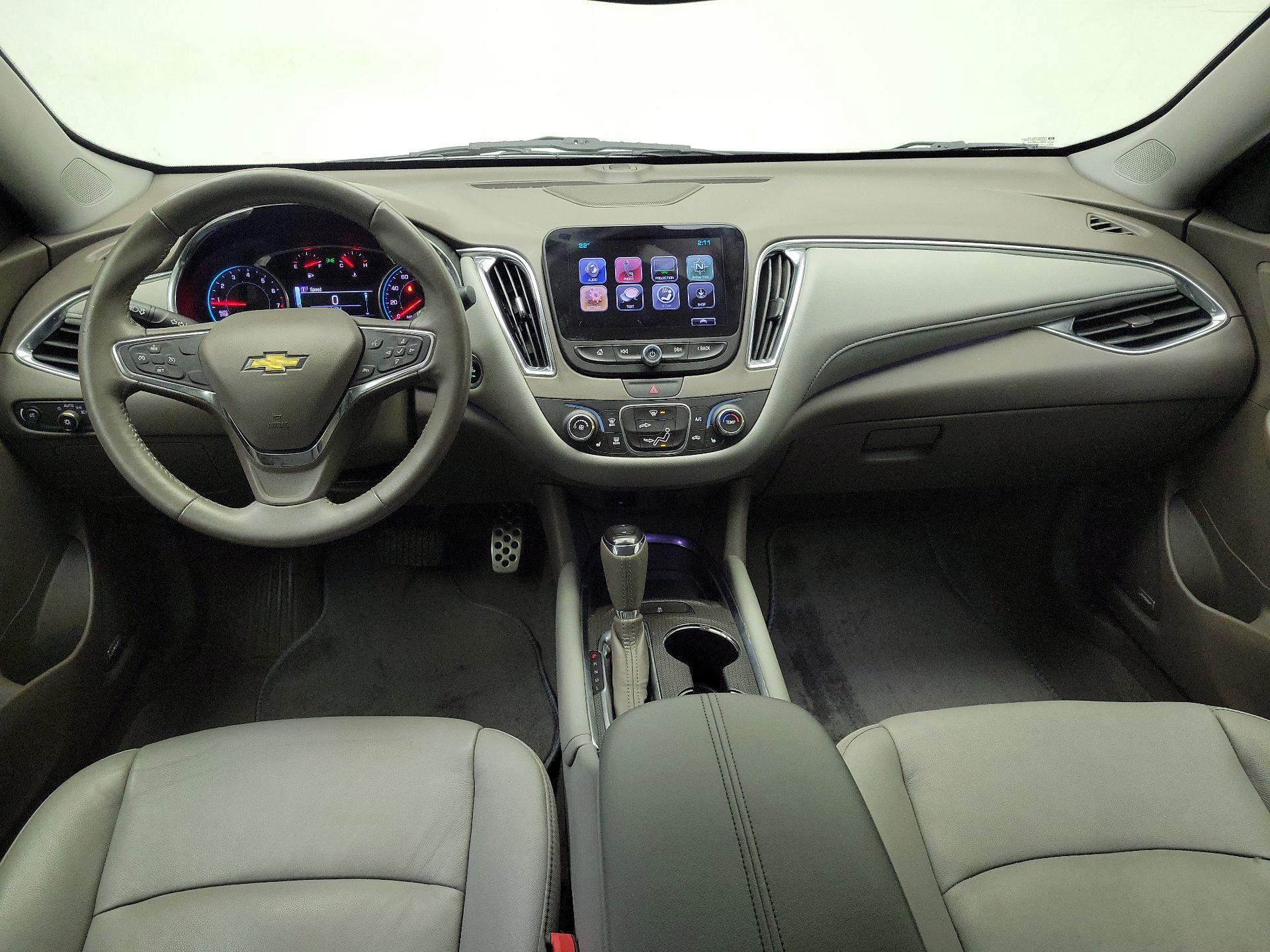 Thumbnail: 2017 Chevrolet Malibu - 9