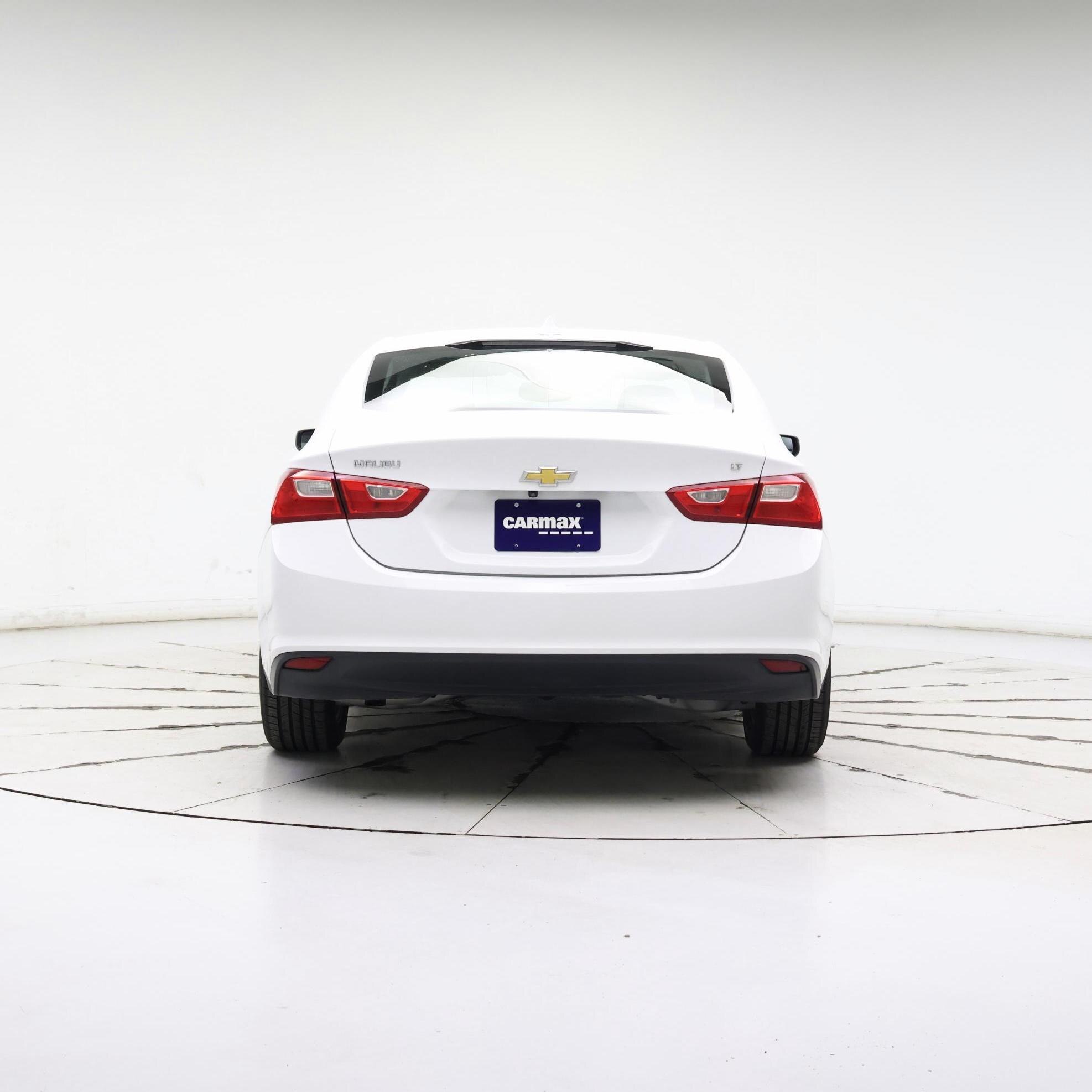 Thumbnail: 2017 Chevrolet Malibu - 6