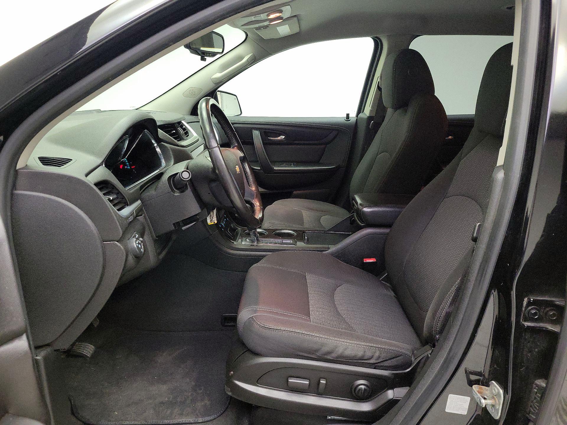 Thumbnail: 2017 Chevrolet Traverse - 11