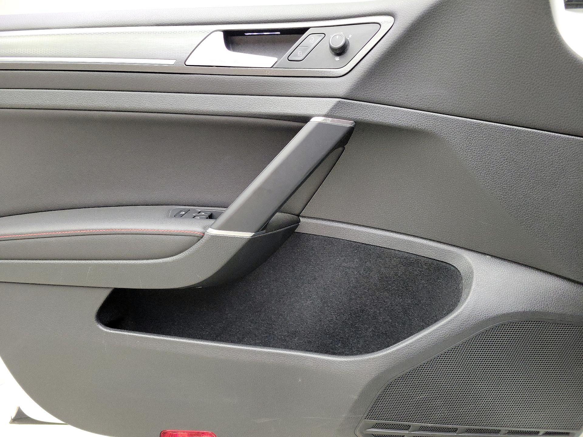 Thumbnail: 2021 Volkswagen Golf - 12