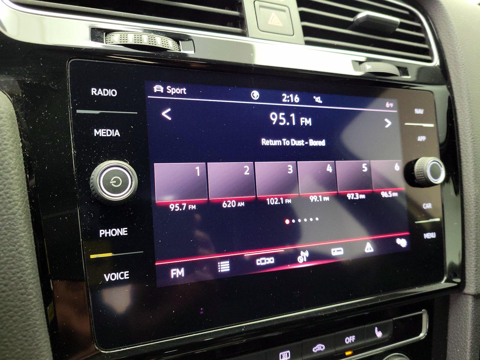 Thumbnail: 2021 Volkswagen Golf - 14