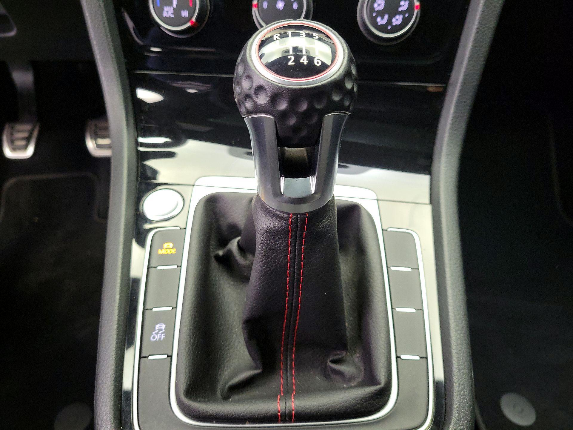 Thumbnail: 2021 Volkswagen Golf - 16