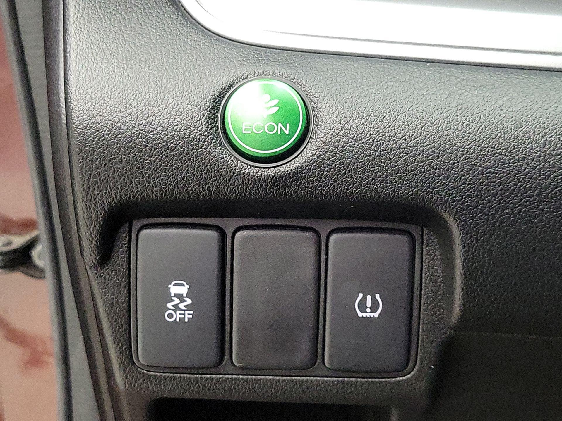 Thumbnail: 2015 Honda CR-V - 13