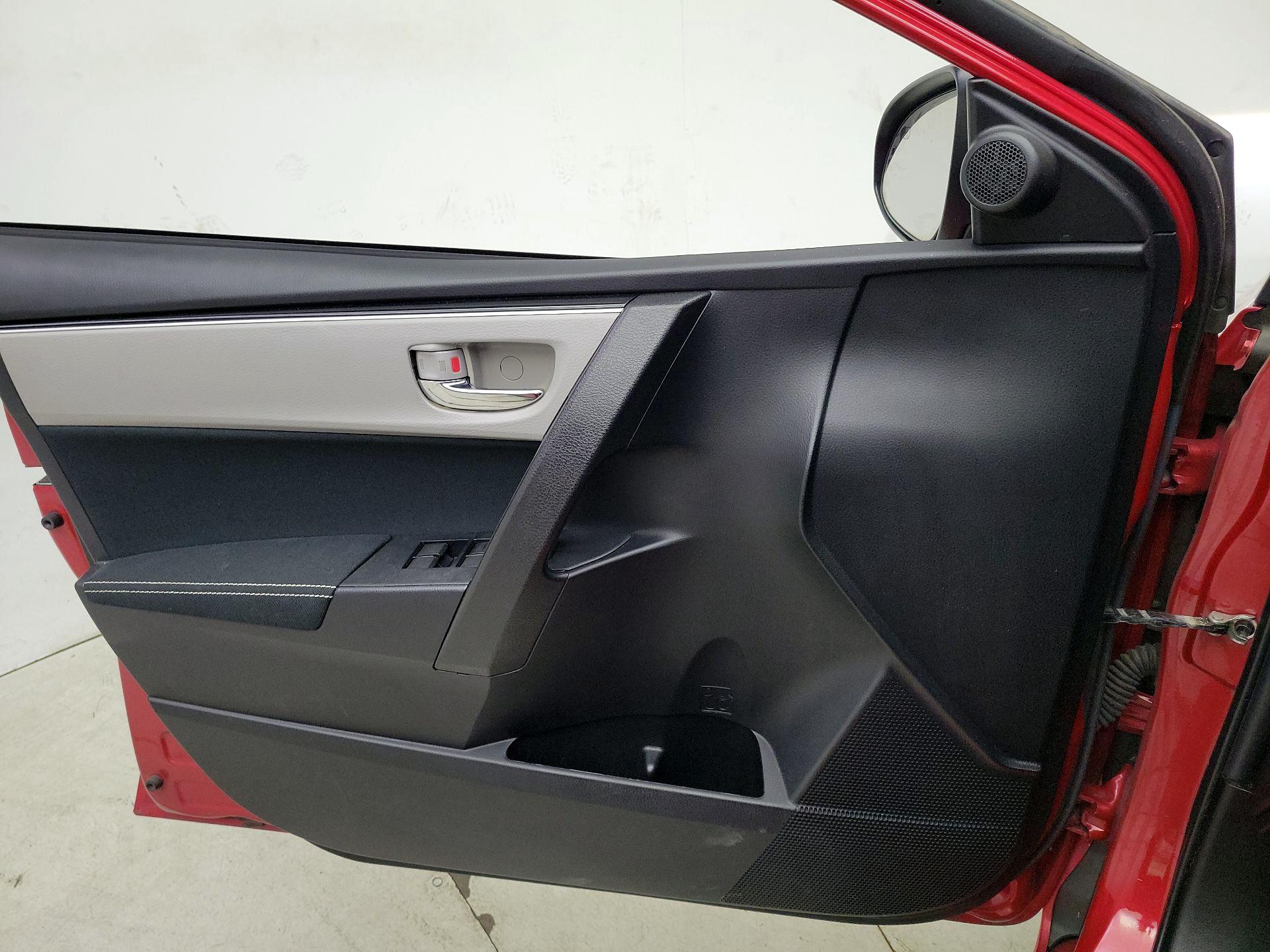 Thumbnail: 2017 Toyota Corolla - 12