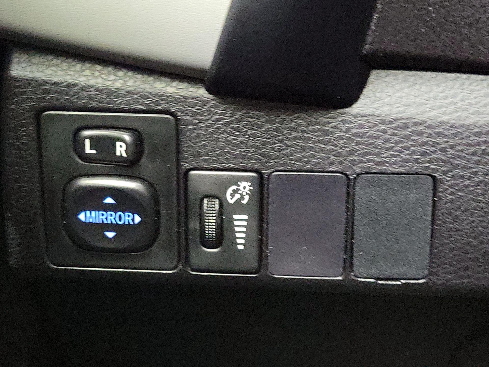 Thumbnail: 2017 Toyota Corolla - 13