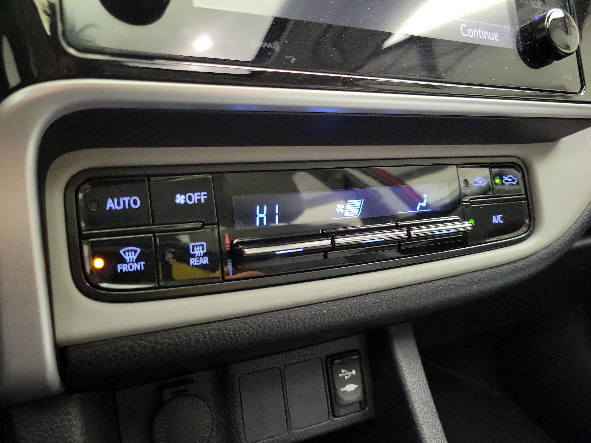 Thumbnail: 2017 Toyota Corolla - 16