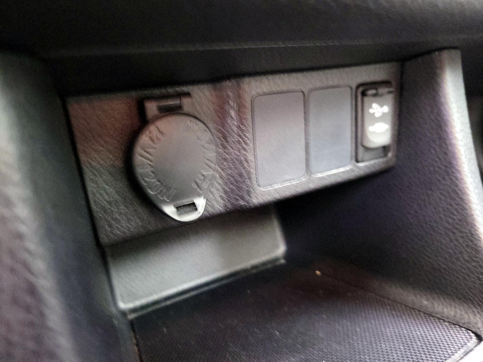 Thumbnail: 2017 Toyota Corolla - 18