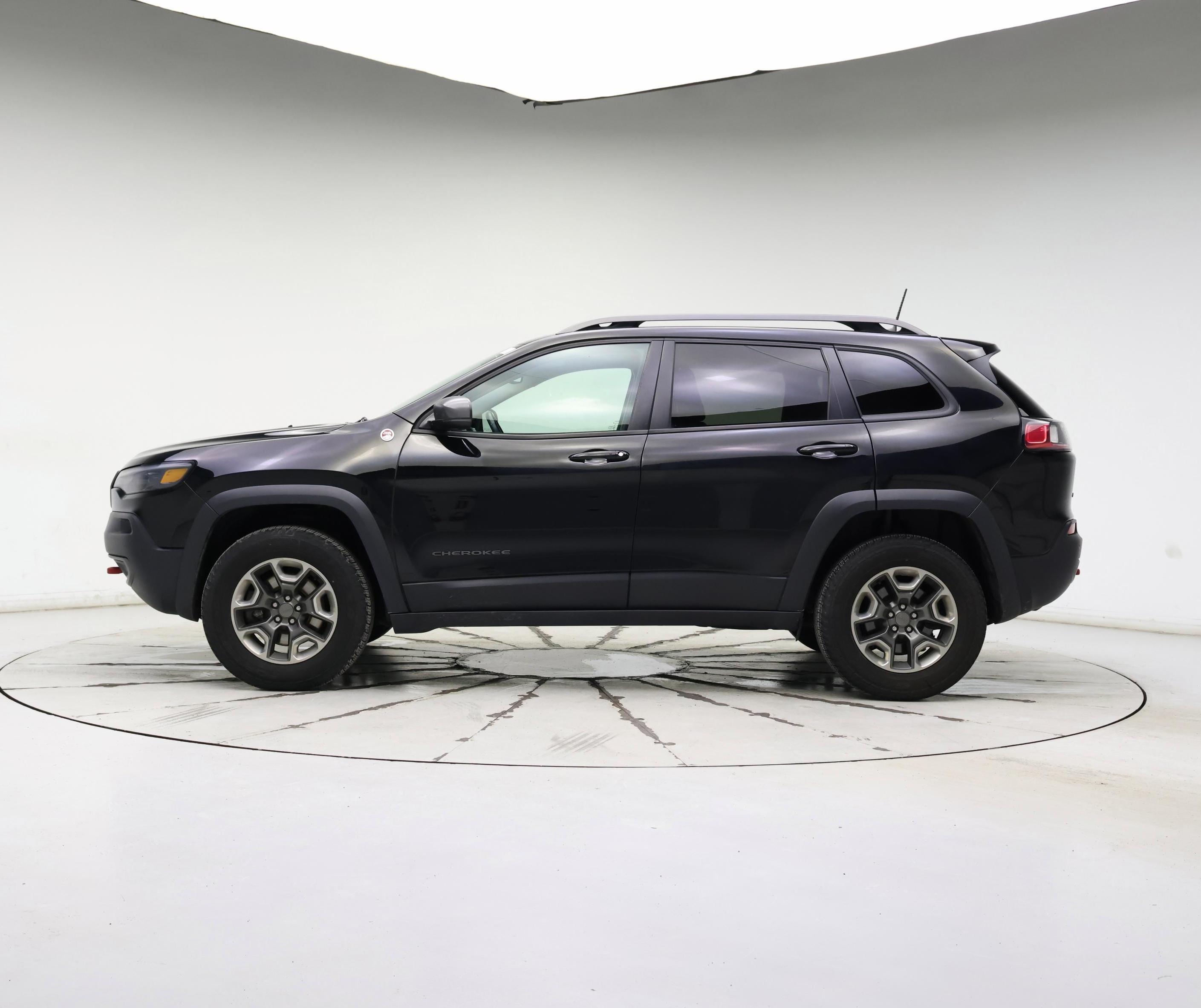 Thumbnail: 2019 Jeep Cherokee - 3