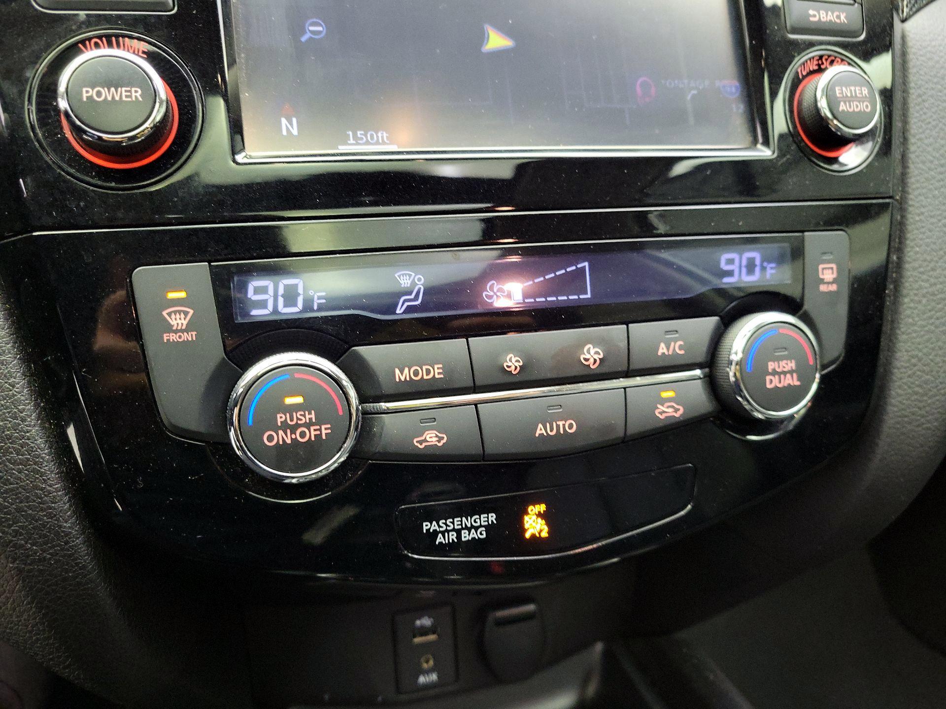 Thumbnail: 2016 Nissan Rogue - 17