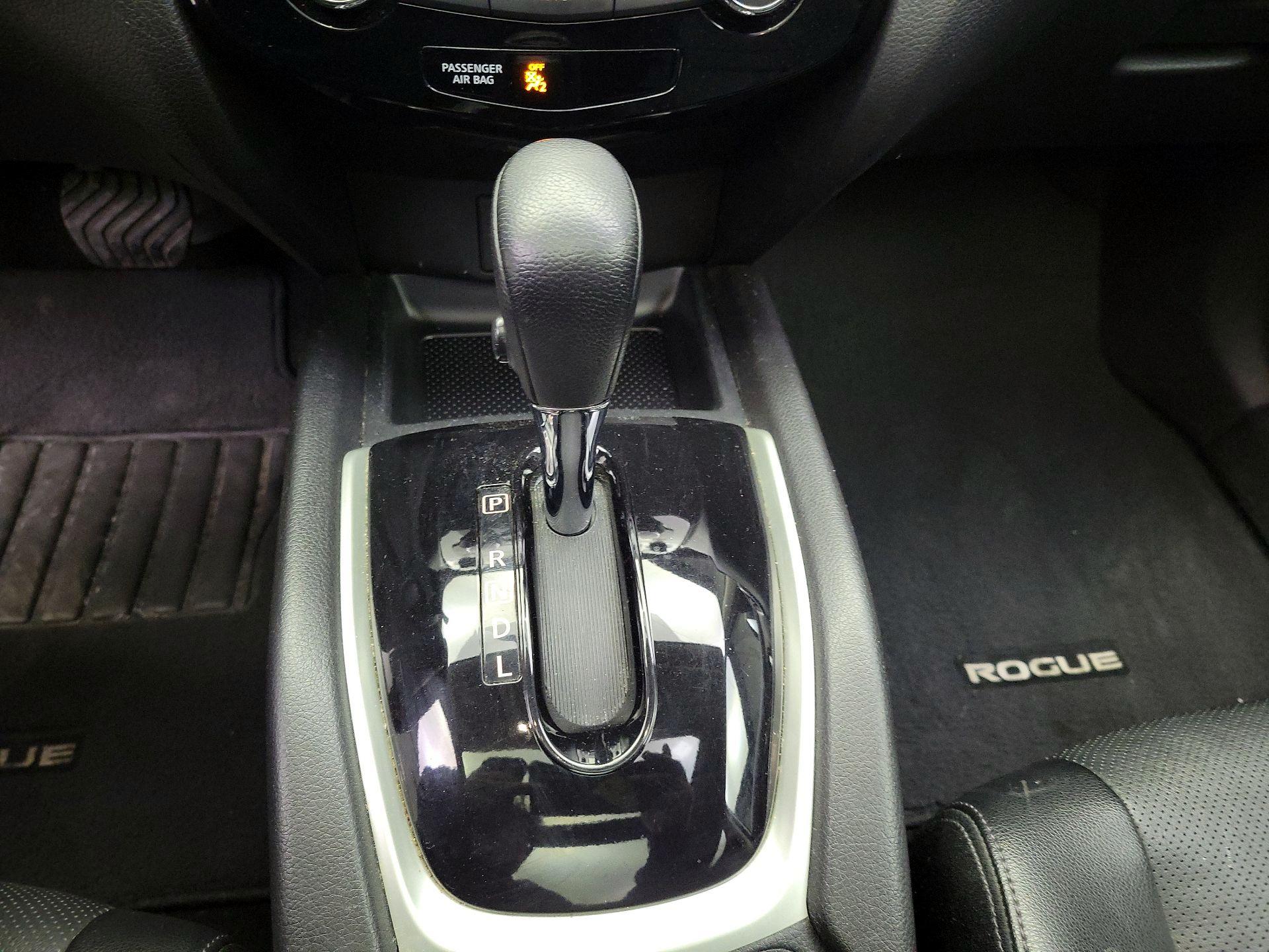 Thumbnail: 2016 Nissan Rogue - 18