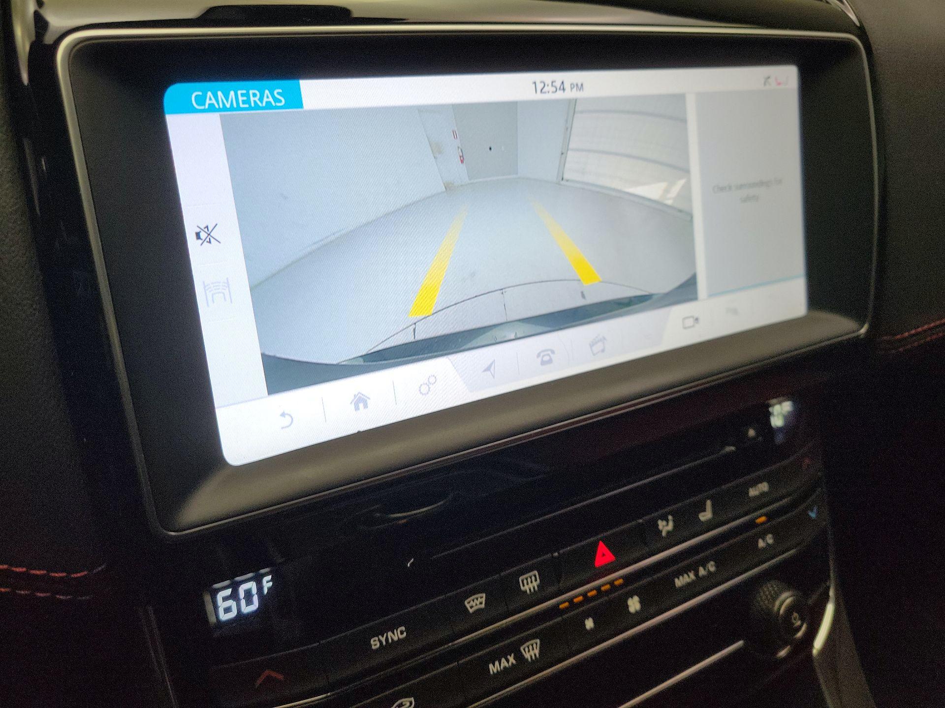 Thumbnail: 2017 Jaguar XE - 15