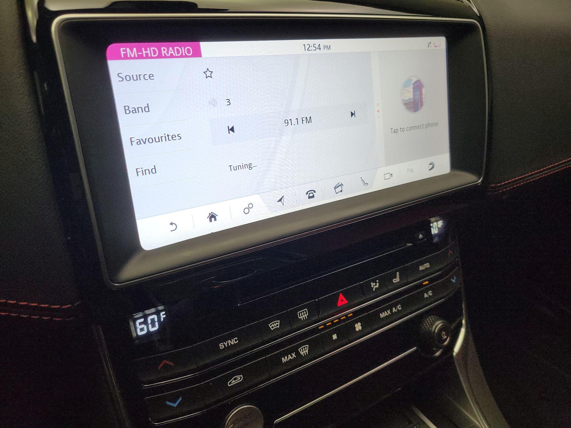 Thumbnail: 2017 Jaguar XE - 16