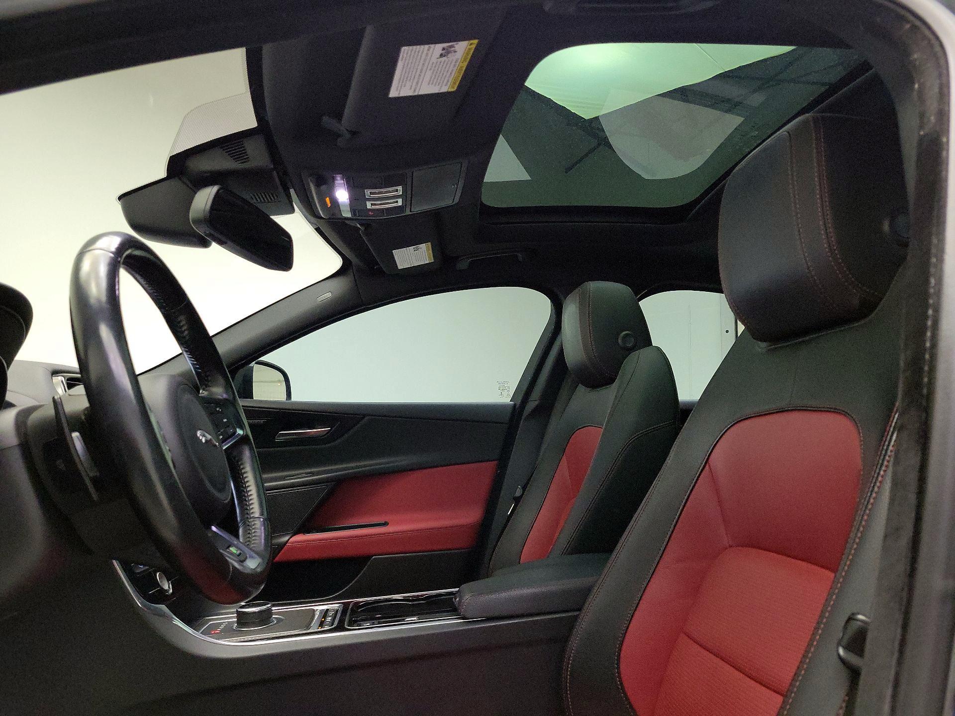 Thumbnail: 2017 Jaguar XE - 20