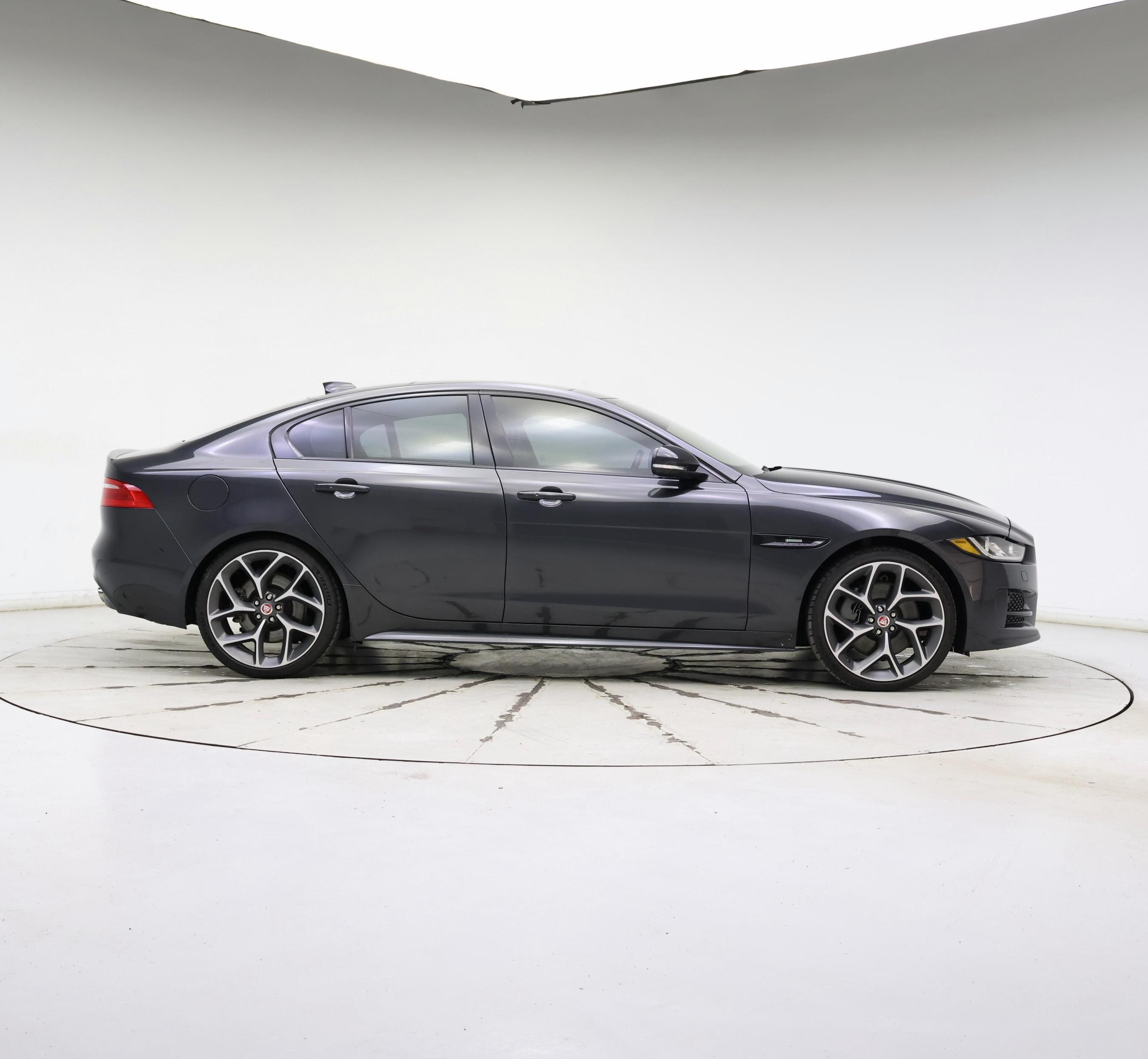 Thumbnail: 2017 Jaguar XE - 7