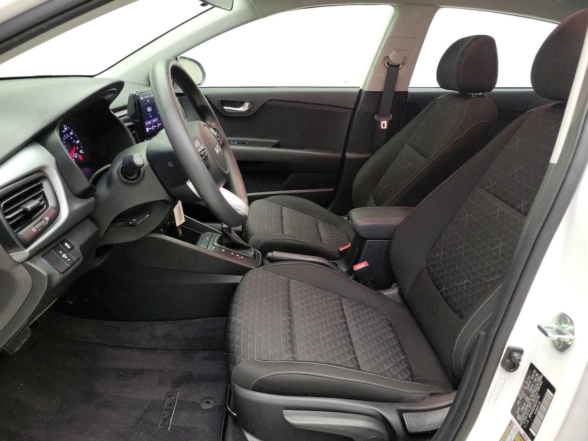 Thumbnail: 2022 Kia Rio - 11