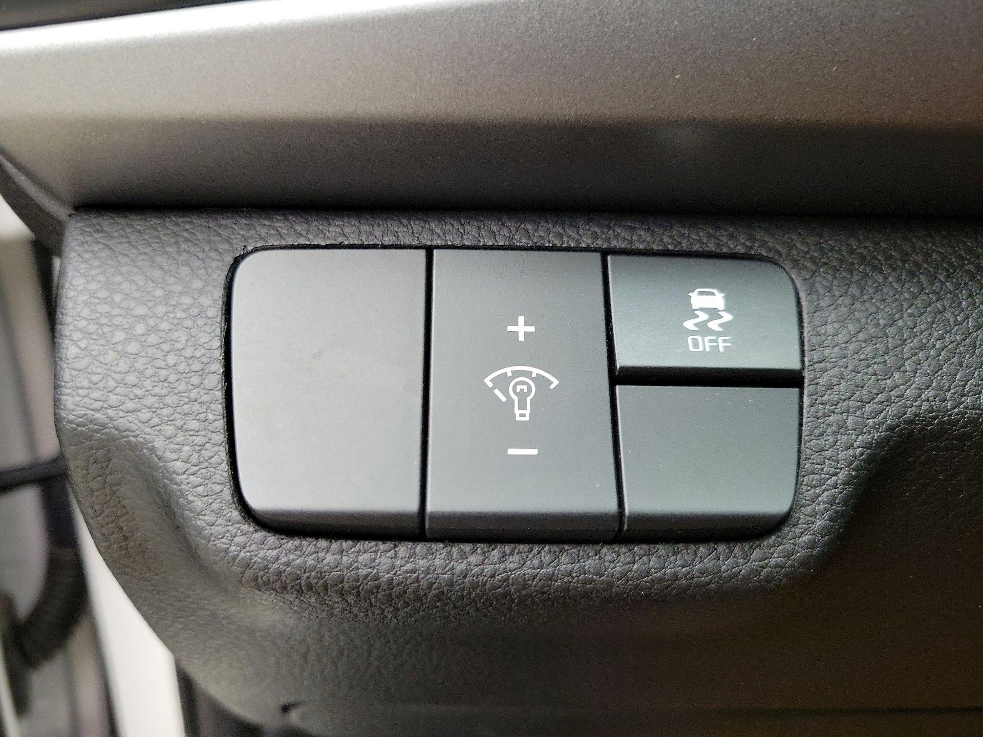 Thumbnail: 2022 Kia Rio - 13