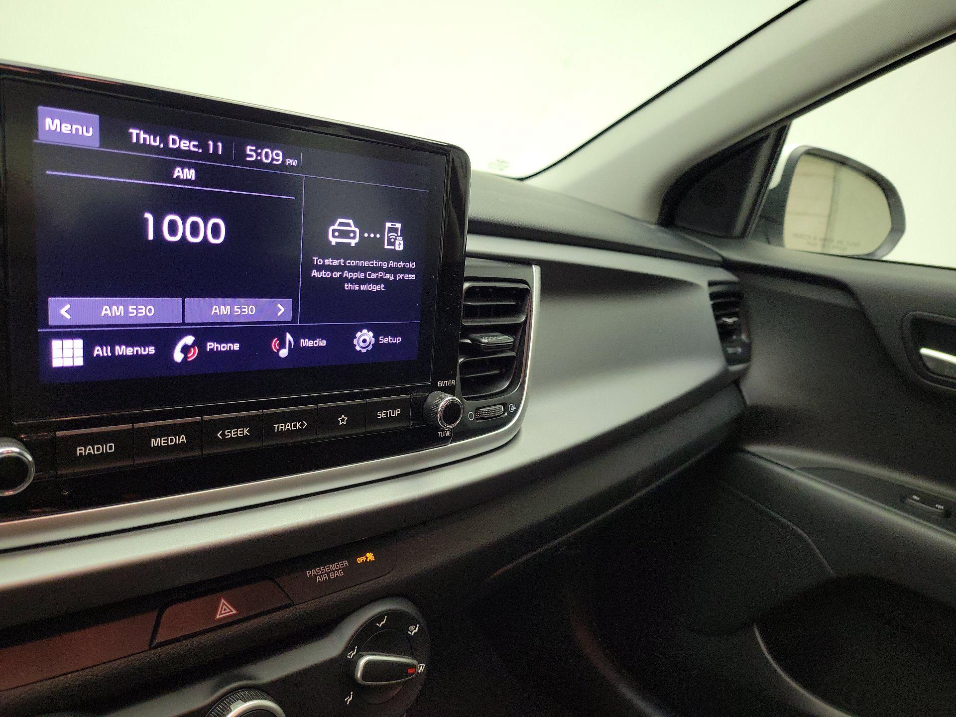 Thumbnail: 2022 Kia Rio - 15