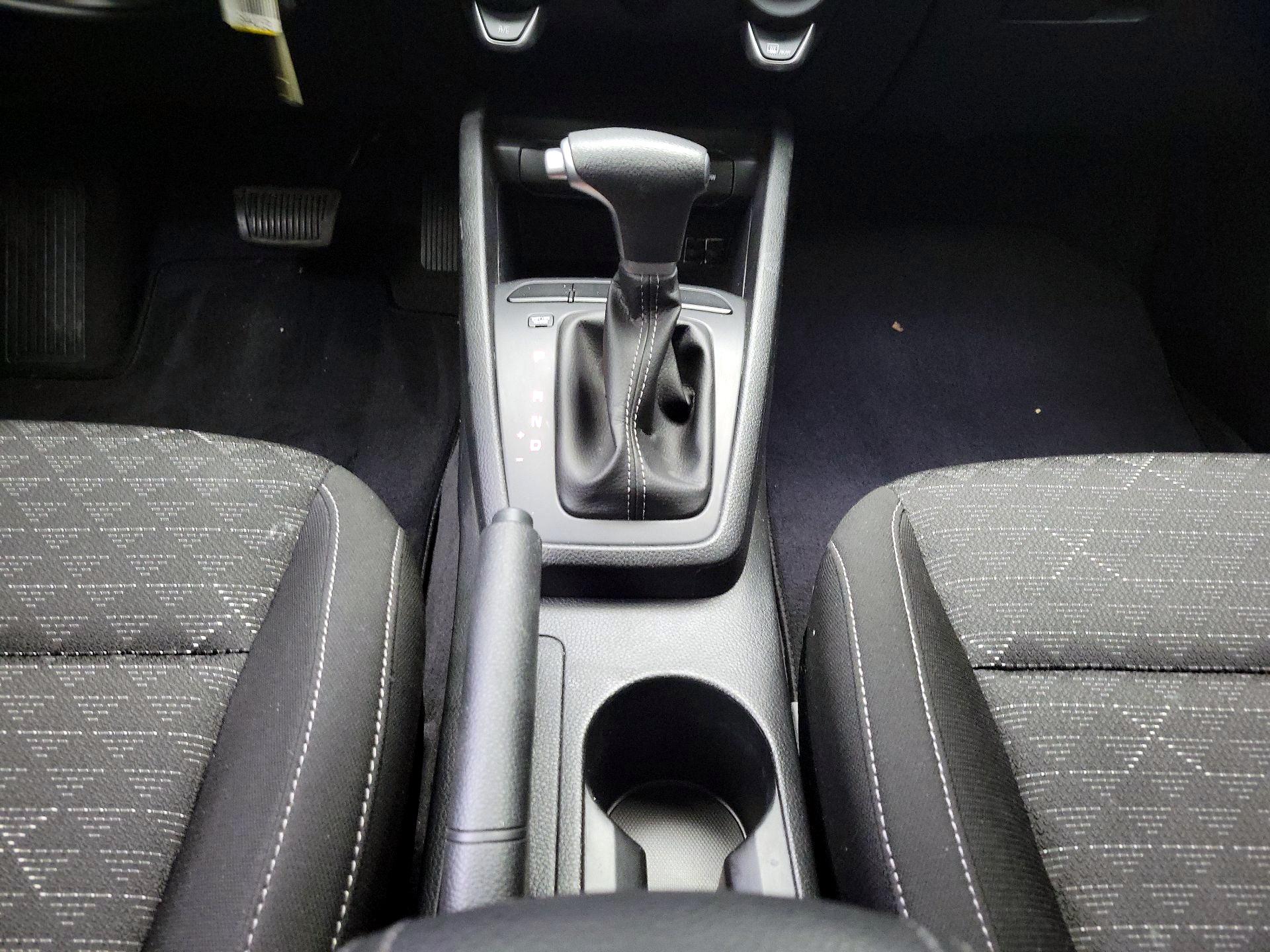 Thumbnail: 2022 Kia Rio - 17