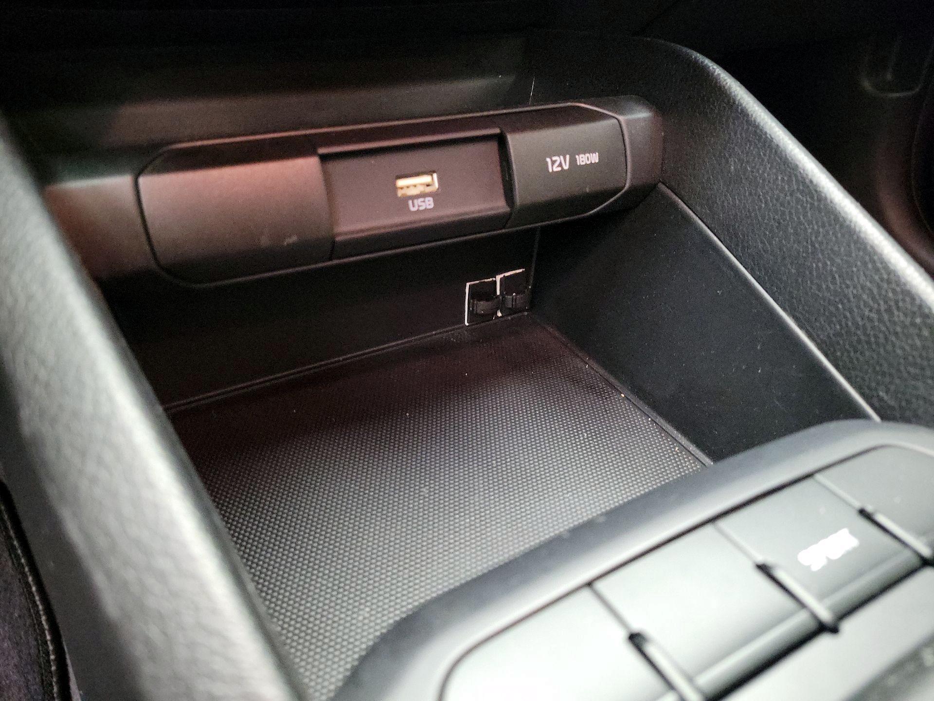 Thumbnail: 2022 Kia Rio - 18