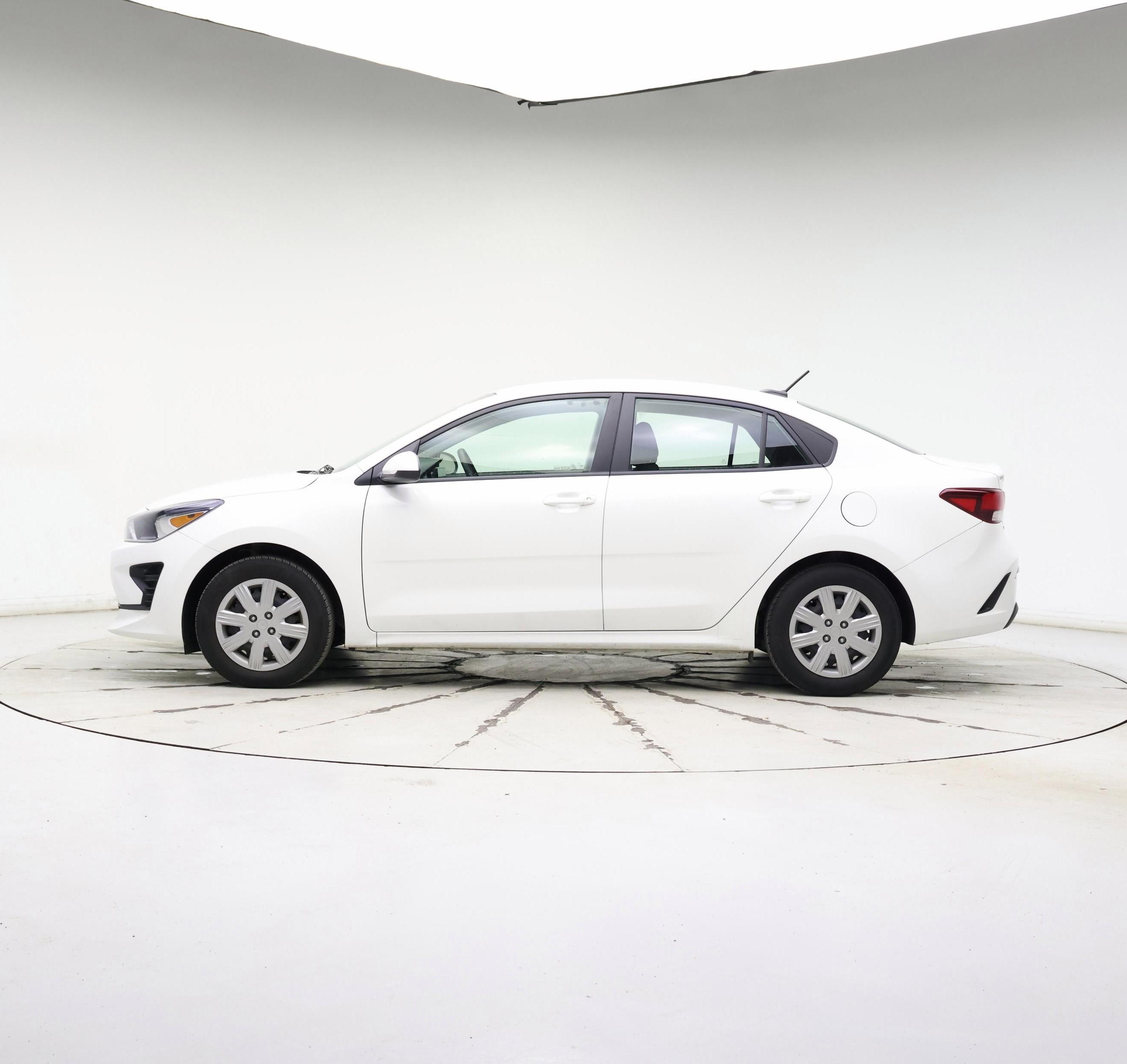 Thumbnail: 2022 Kia Rio - 3