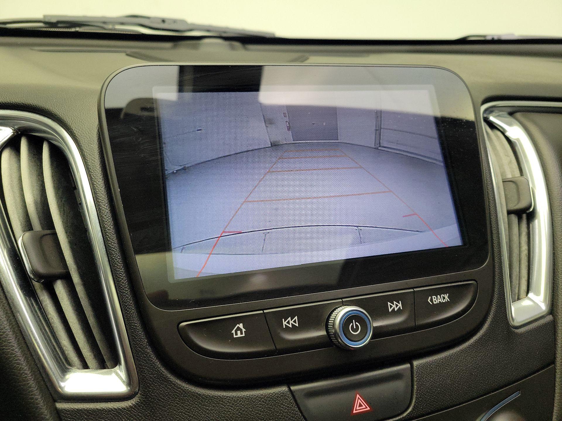 Thumbnail: 2018 Chevrolet Malibu - 14