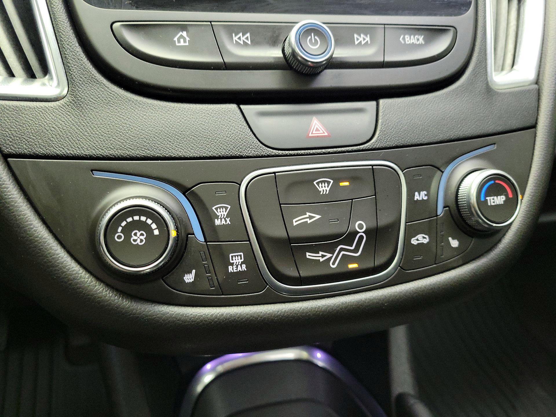 Thumbnail: 2018 Chevrolet Malibu - 16