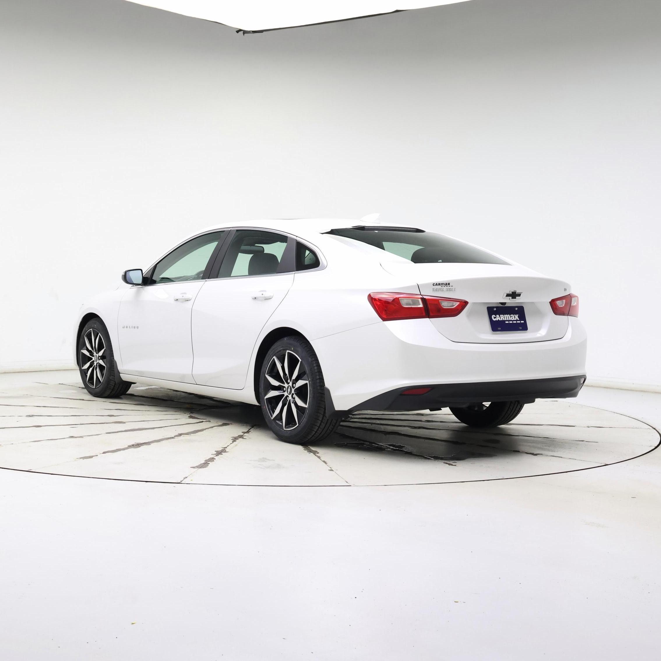 Thumbnail: 2018 Chevrolet Malibu - 2