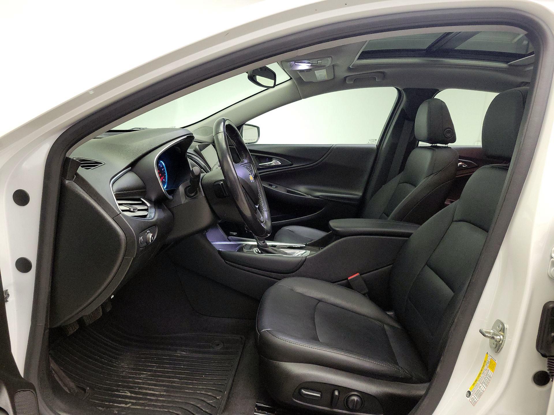 Thumbnail: 2018 Chevrolet Malibu - 19