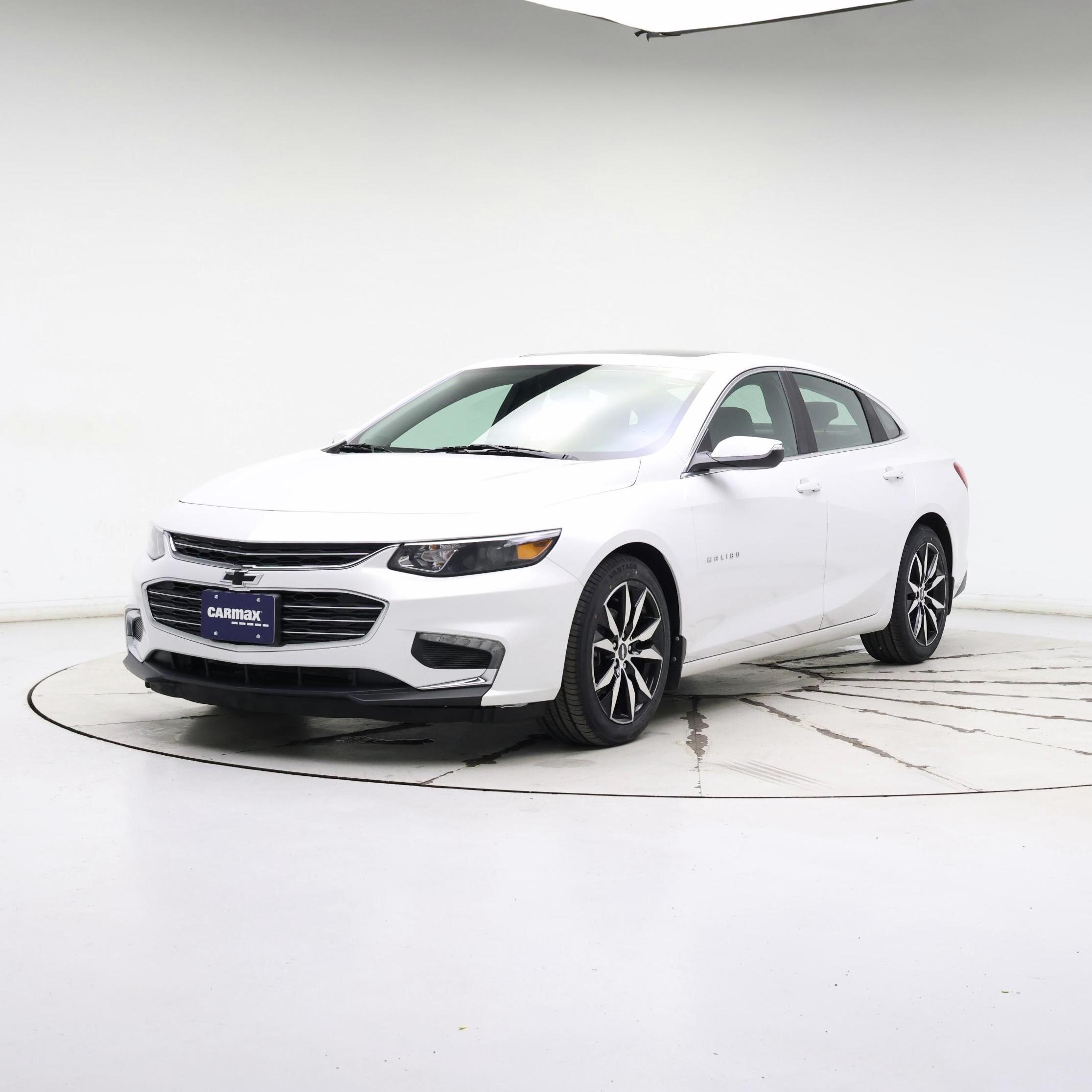 Thumbnail: 2018 Chevrolet Malibu - 4