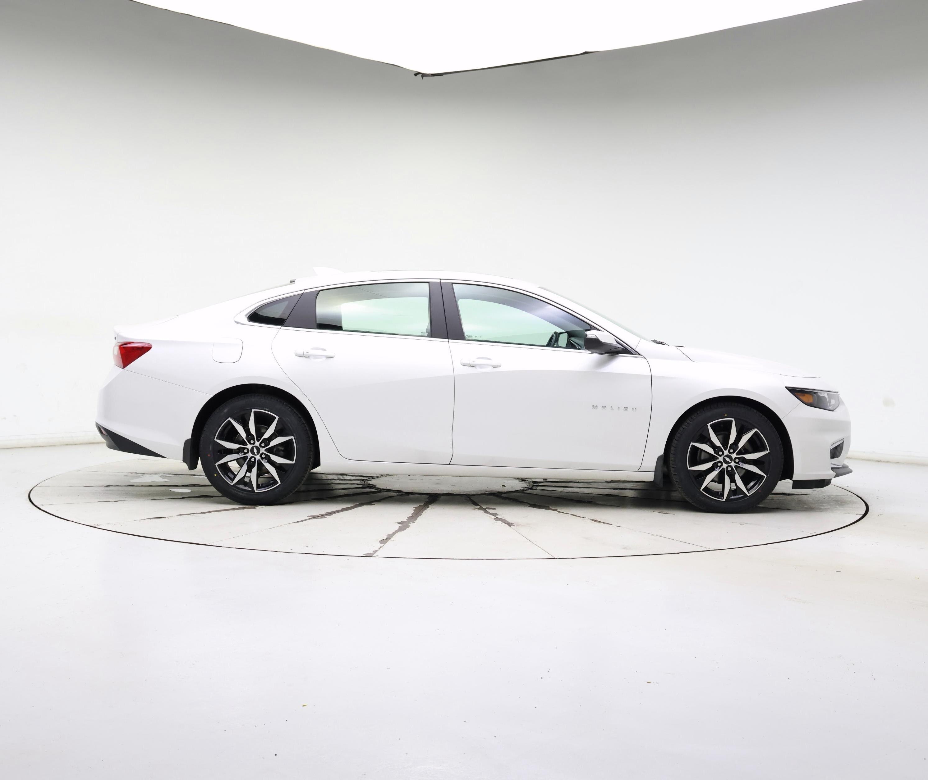 Thumbnail: 2018 Chevrolet Malibu - 7