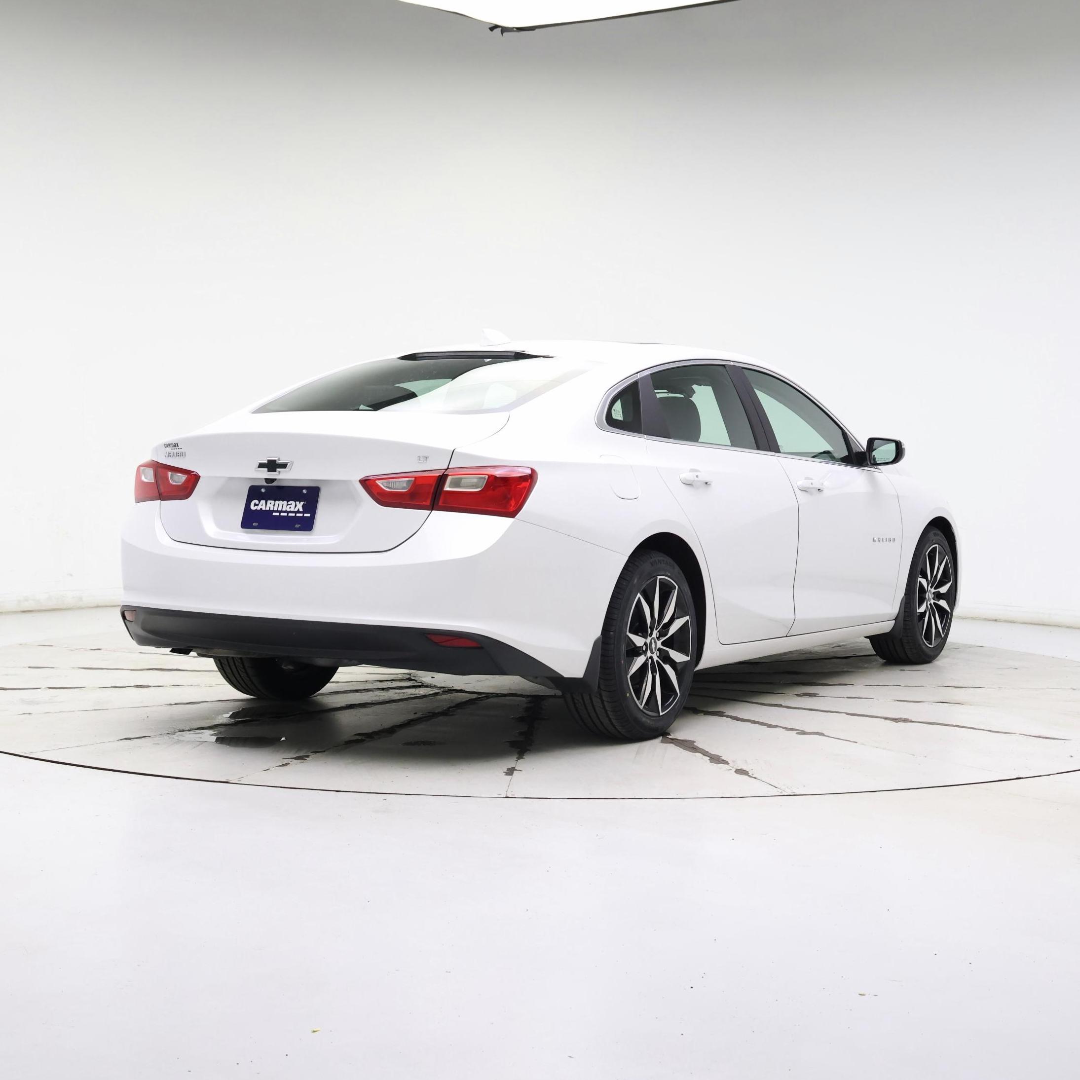 Thumbnail: 2018 Chevrolet Malibu - 8