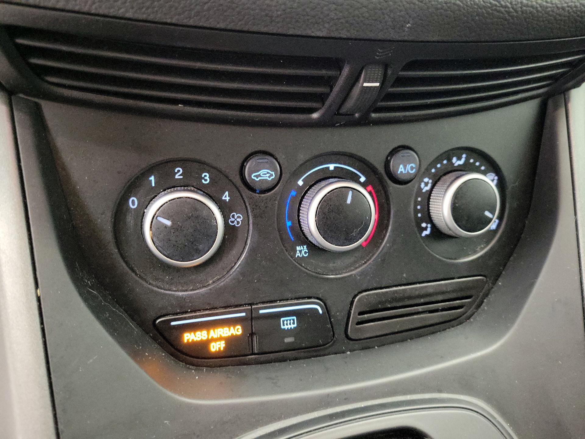 Thumbnail: 2015 Ford Escape - 15