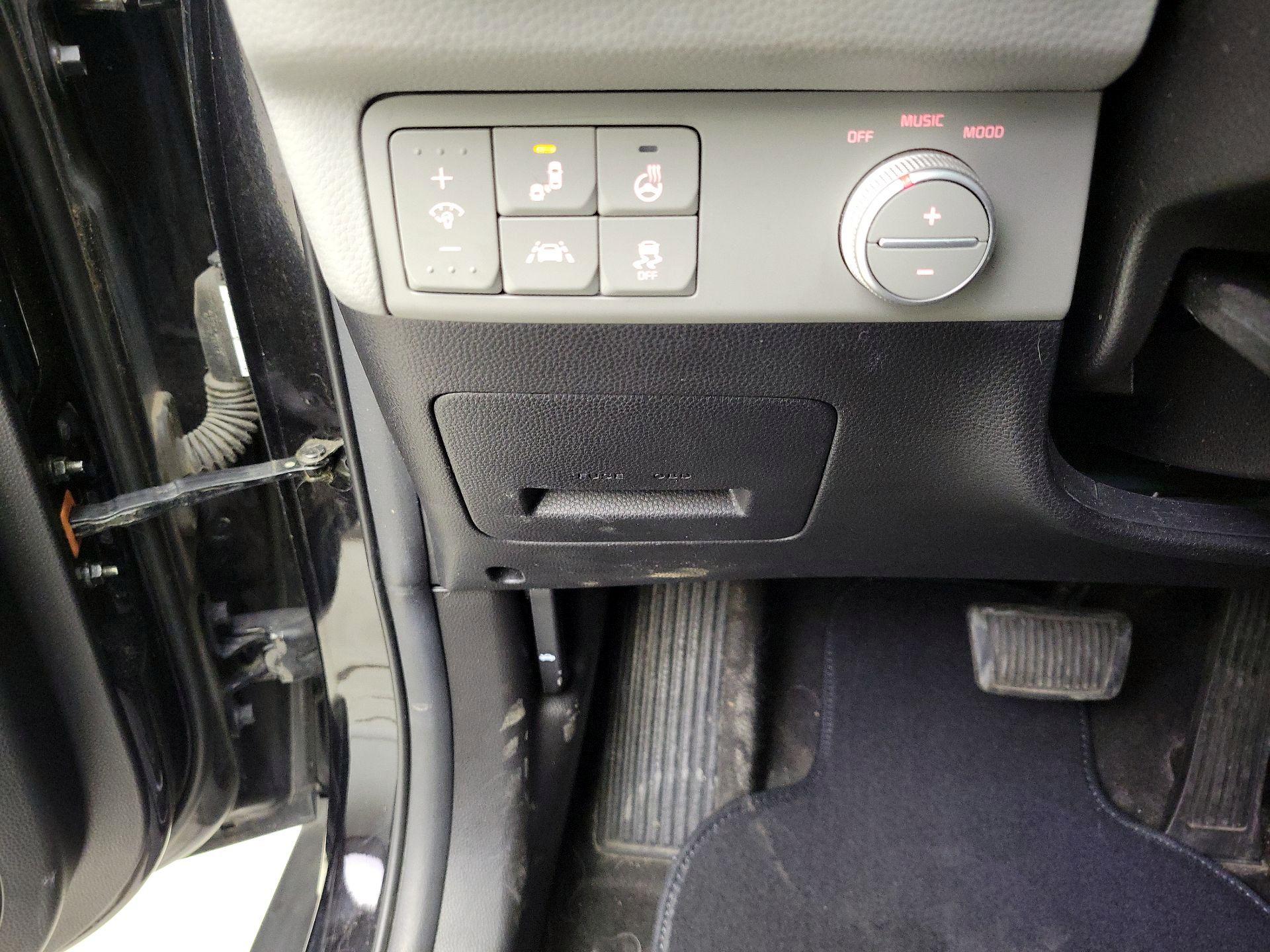 Thumbnail: 2018 Kia Soul - 13